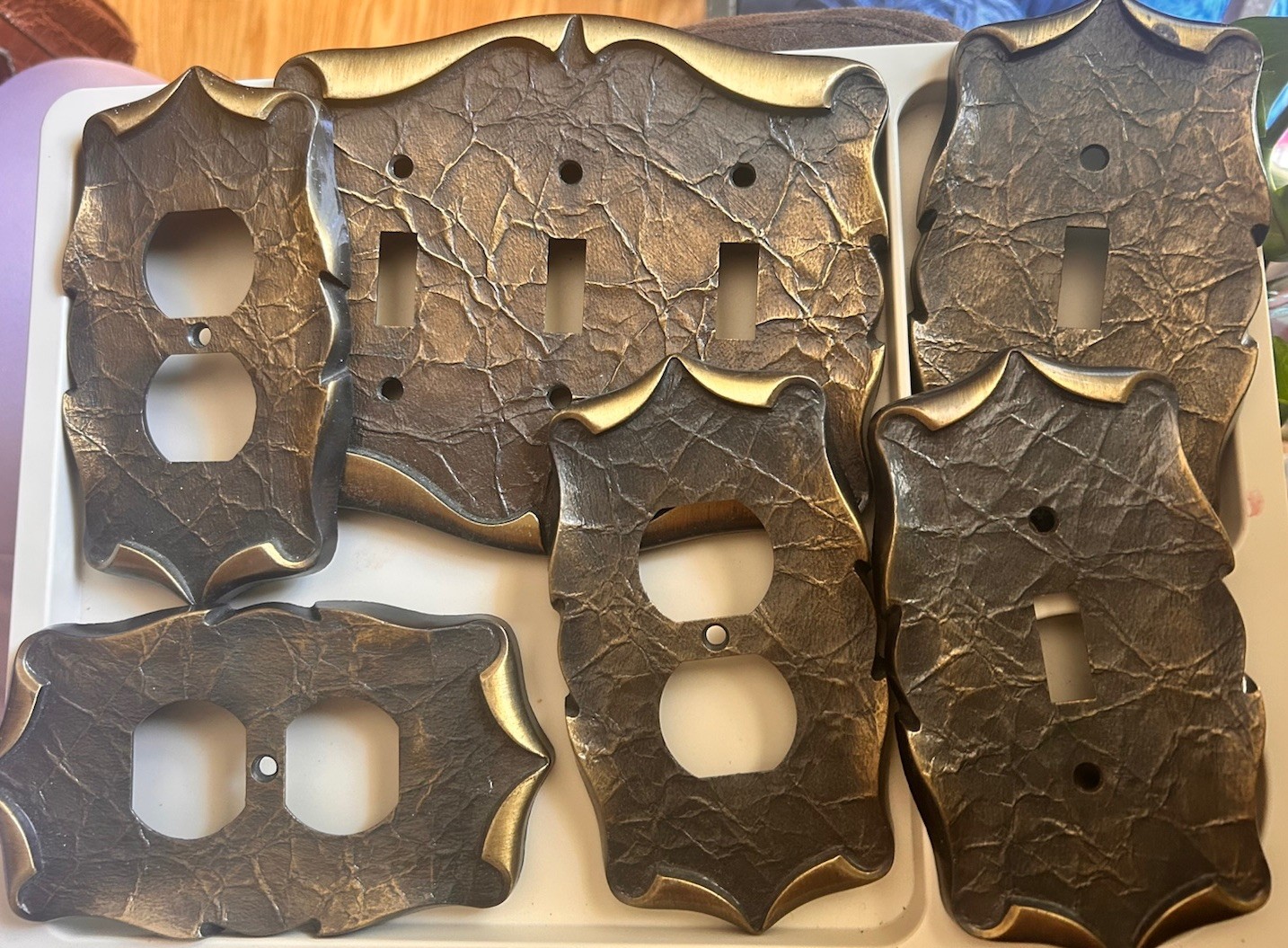 VTG 60/70’s Amerock Carriage House Brass Outlet & Toggle Switch Covers Lot Of 6