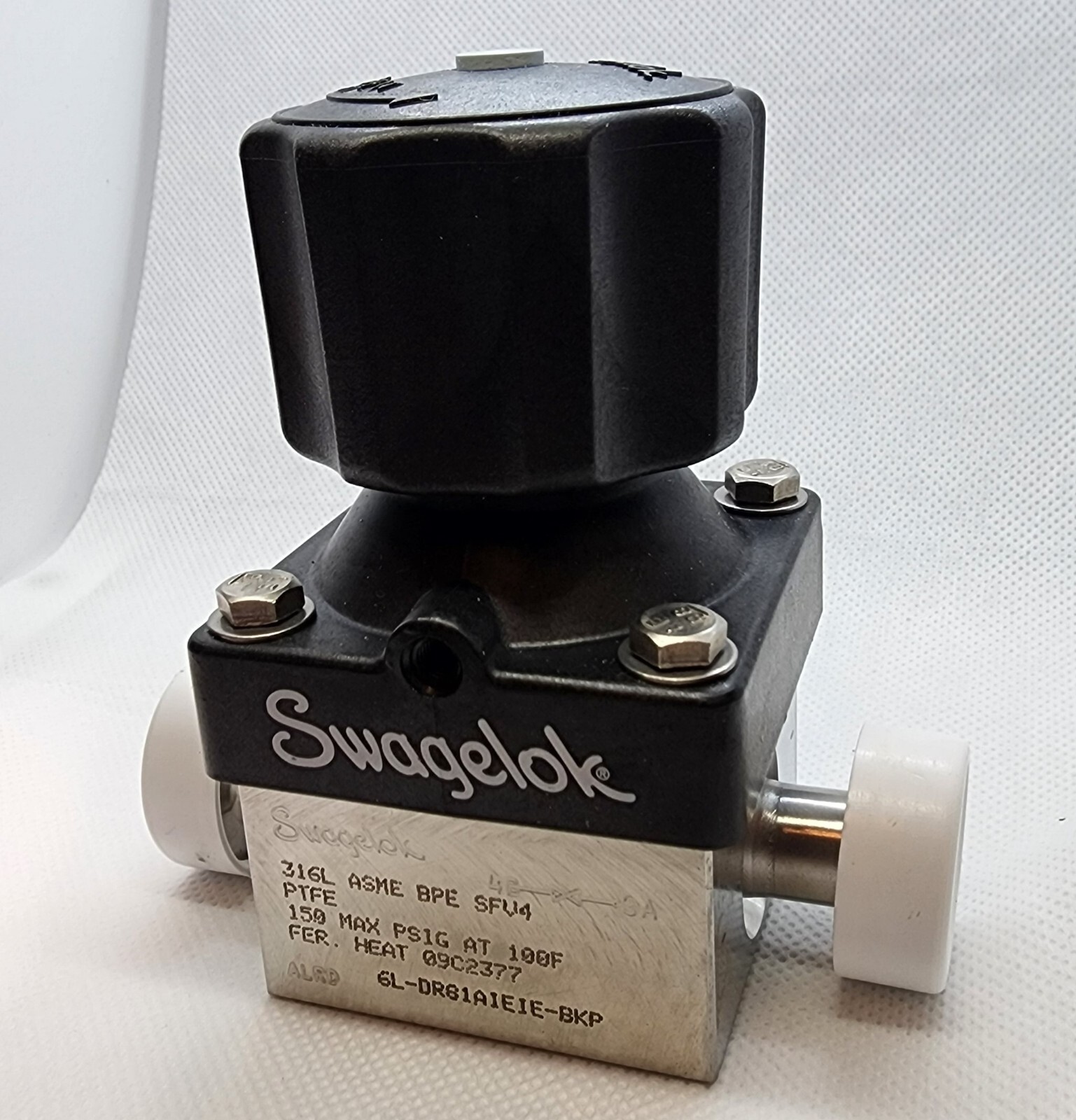 Swagelok 316L Radial Diaphragm Valves Sealed 1/2 in. 6L-DR81AIEIE-BKP Swagelok 316L Radial Diaphragm Valves Sealed 1/2 in. 6L-DR81AIEIE-BKP