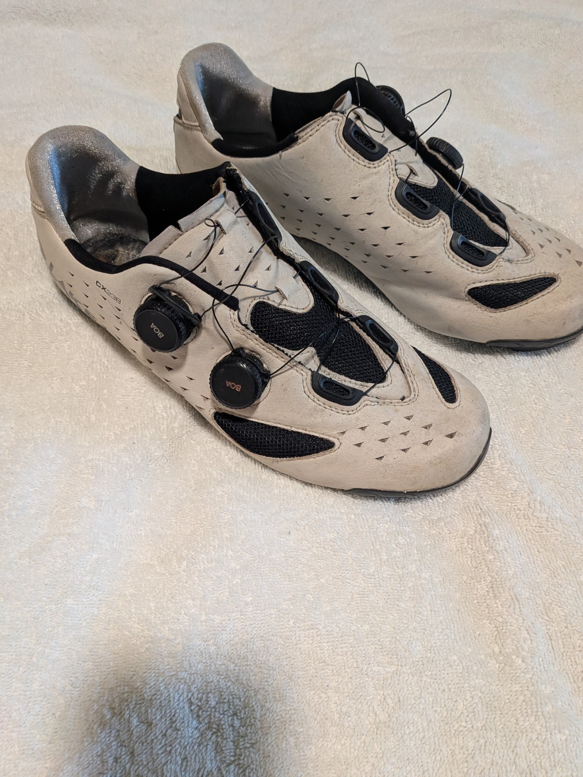 Lake CX238 Road Cycling Shoes BOA Dial Carbon Sole White/Black EU 45 Wide Lake CX238 Road Cycling Shoes BOA Dial Carbon Sole White/Black EU 45 Wide