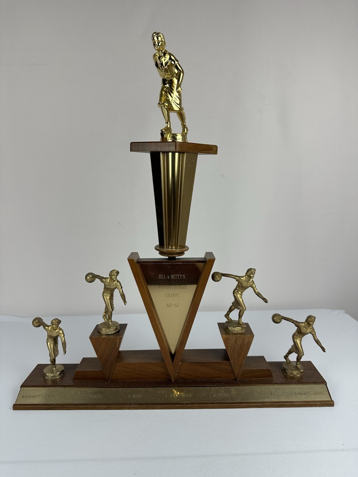 Vintage 1960-61 Women’s Bowling League Champion Trophy 18” Mid Century 5 Bowler Vintage 1960-61 Women’s Bowling League Champion Trophy 18” Mid Century 5 Bowler