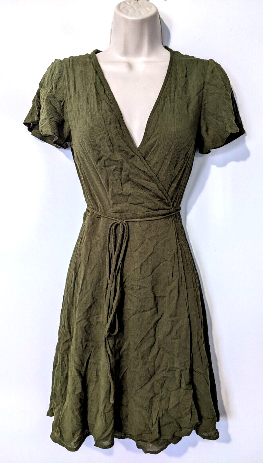 Lulus Women\'s S/S Wrap Dress w/ Tie Closure Sz XS Green Rayon Blend Liner EUC Lulus Women\'s S/S Wrap Dress w/ Tie Closure Sz XS Green Rayon Blend Liner EUC
