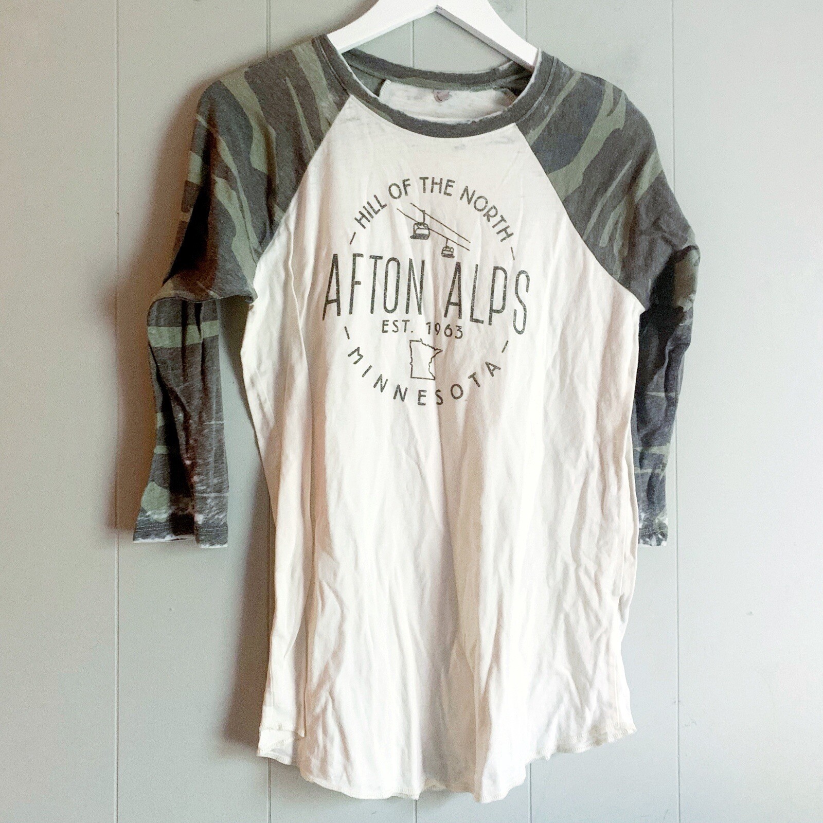 TECHSTYLES SPORTSWEAR Graphic Travel Baseball Tee Afton MN Camo L TECHSTYLES SPORTSWEAR Graphic Travel Baseball Tee Afton MN Camo L
