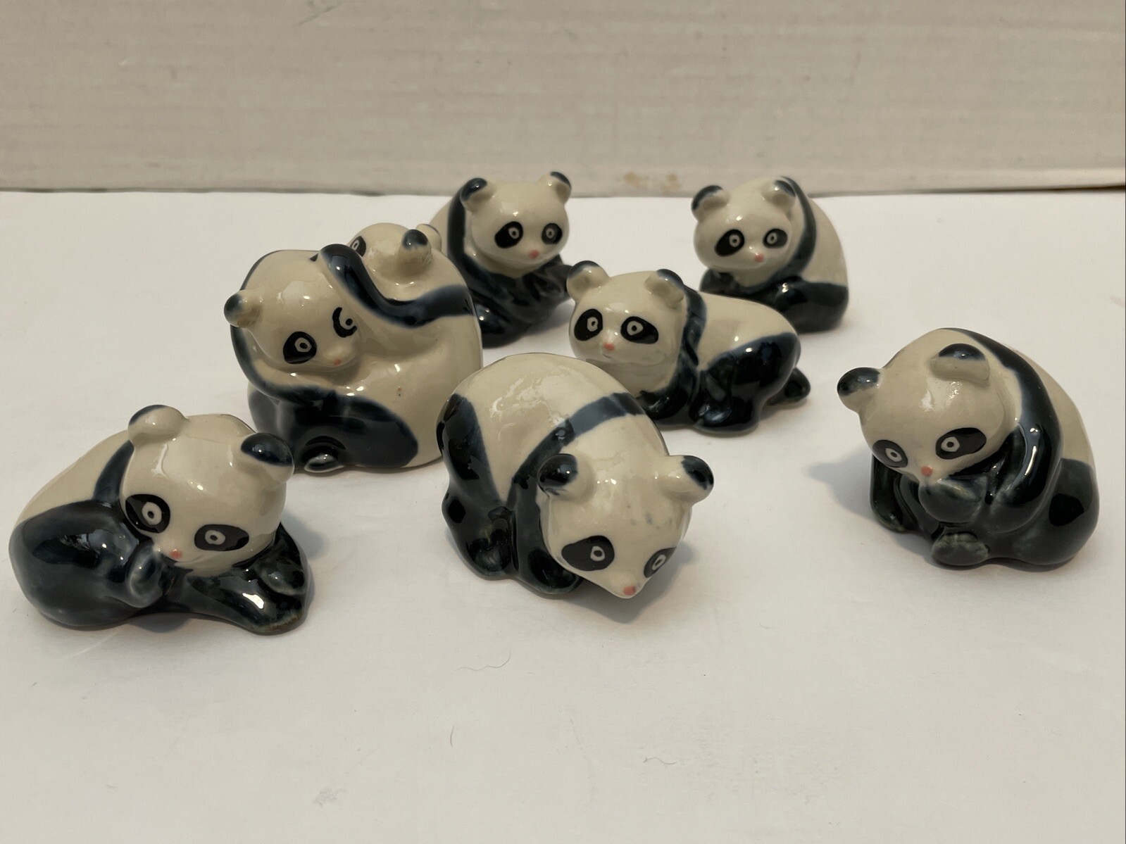 Vintage/Pre-Owned*Set/Lot of 7 Small Ceramic Panda Bear Figures/Figurines Vintage/Pre-Owned*Set/Lot of 7 Small Ceramic Panda Bear Figures/Figurines