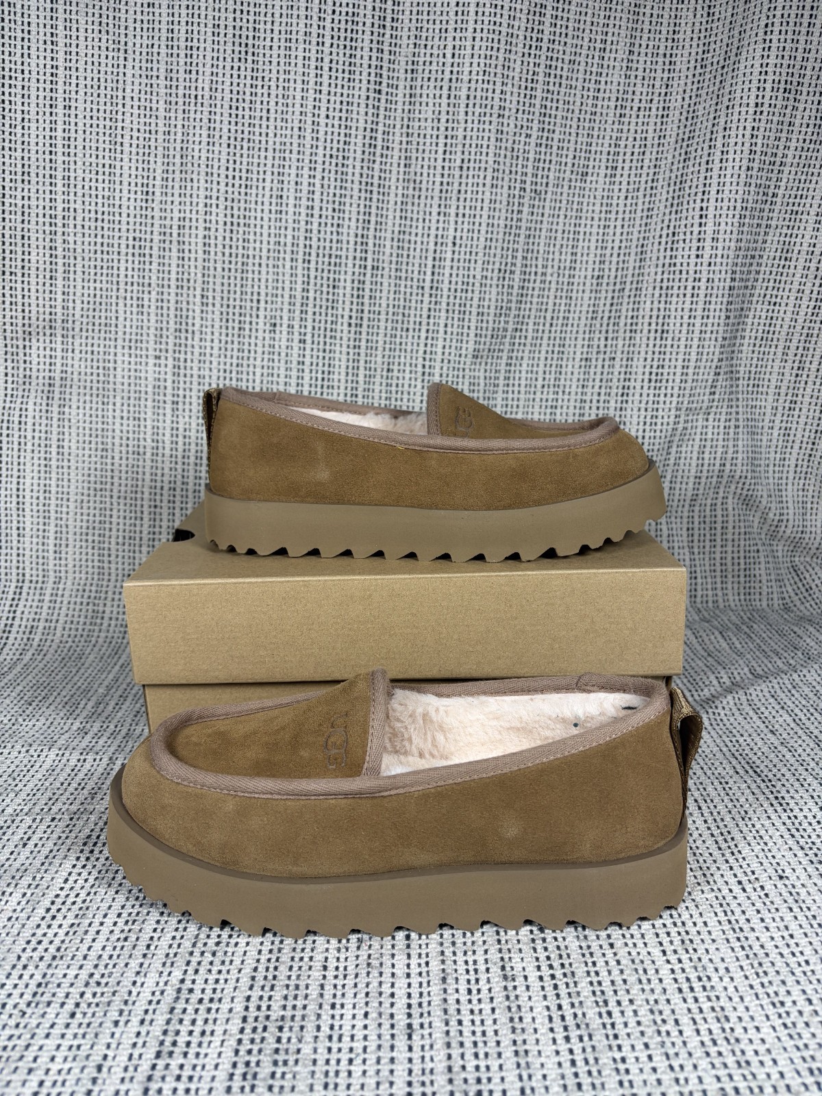 UGG W Super Moc Chestnut Slippers Style 121570 SIZE USA7=EU38 UGG W Super Moc Chestnut Slippers Style 121570 SIZE USA7=EU38