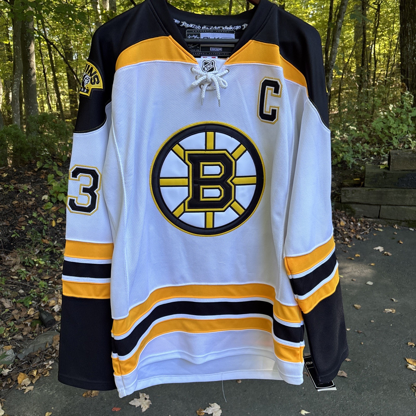 Boston Bruins Chara #33 Bruins Jersey Stitch Size 48 Reebok NEW NWT White Boston Bruins Chara #33 Bruins Jersey Stitch Size 48 Reebok NEW NWT White
