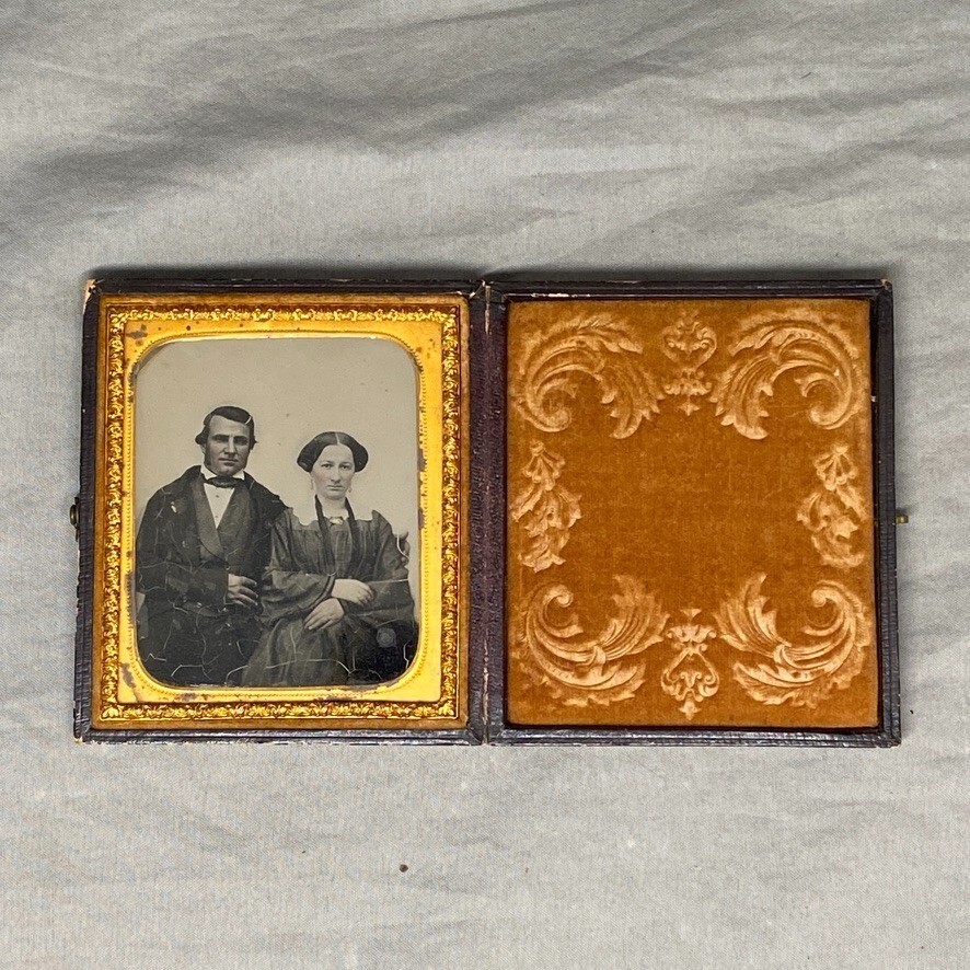 1/6 Plate Ambrotype Photo Early 1850 Young Couple in Case Excellent Condition