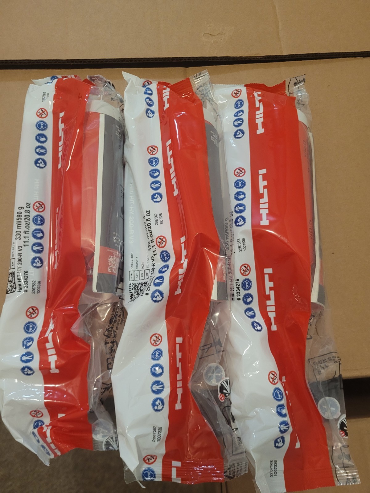 3pack Hilti HIT-HY 200-R V3 330/1 Epoxy ( 2334276 Exp 2027/Jul/17 3pack Hilti HIT-HY 200-R V3 330/1 Epoxy ( 2334276 Exp 2027/Jul/17