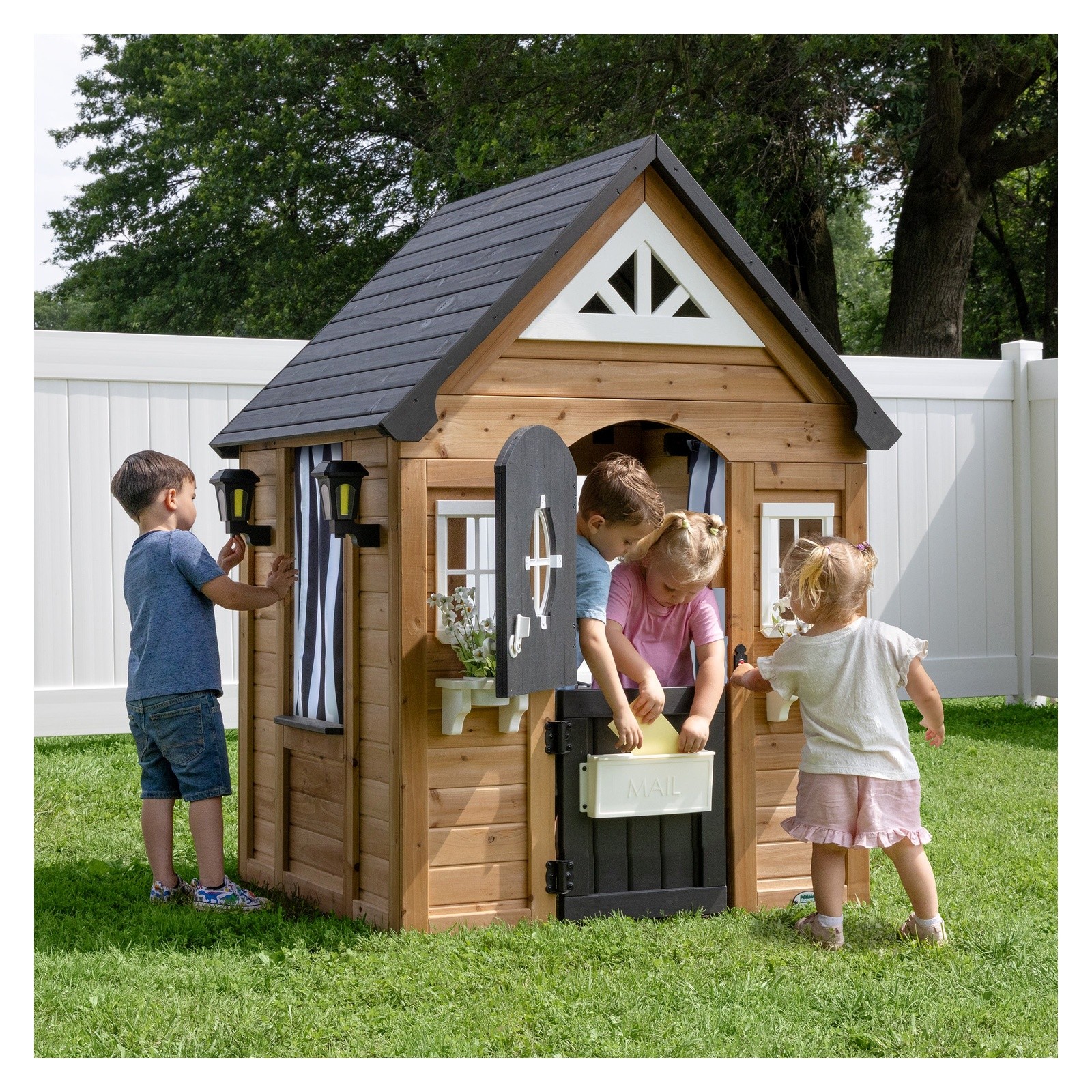 Backyard Discovery Mystic Playhouse