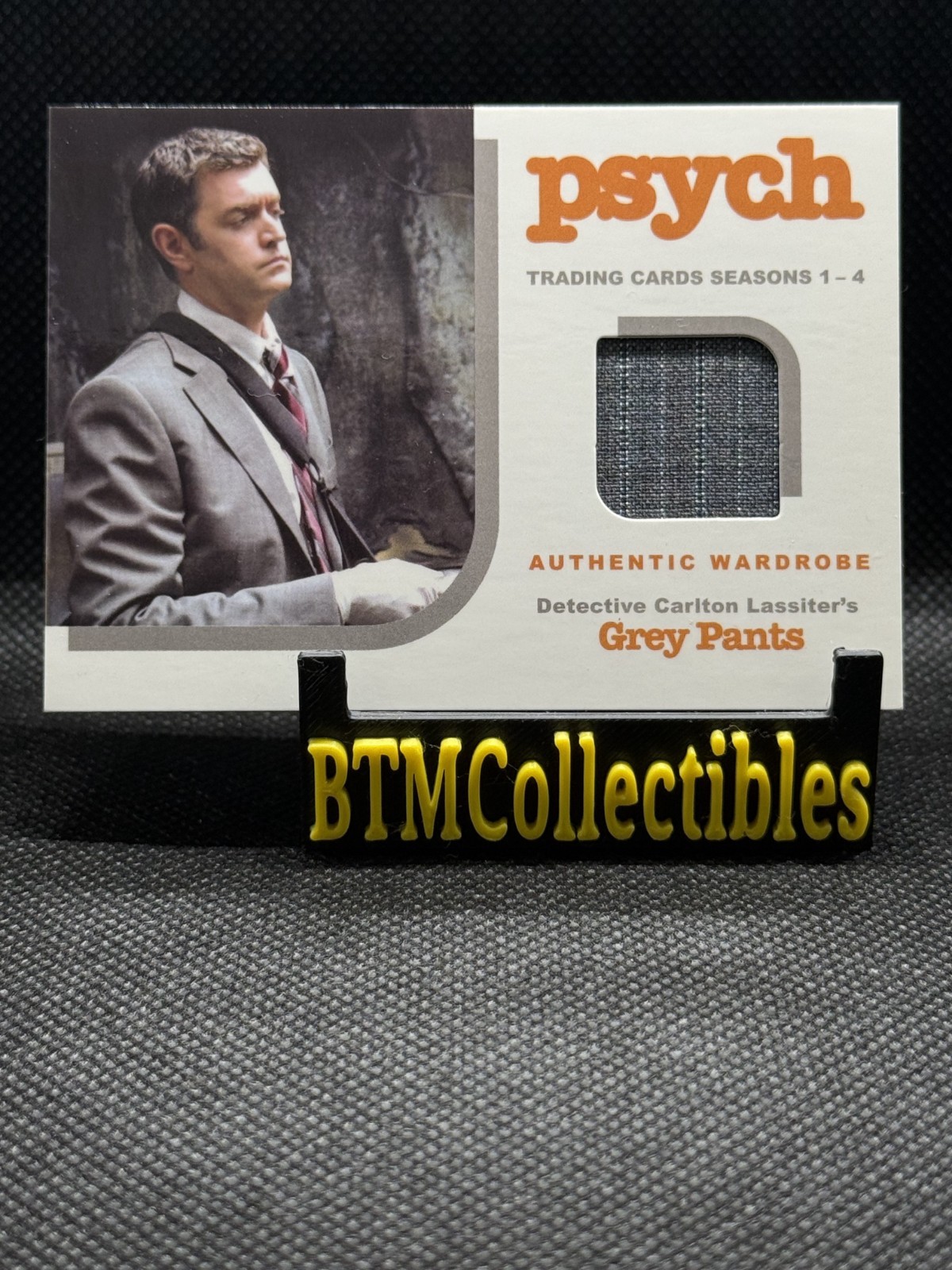 2013 Cryptozoic Psych Seasons One Through Four Wardrobes #M17 Carlton Lassiter 2013 Cryptozoic Psych Seasons One Through Four Wardrobes #M17 Carlton Lassiter