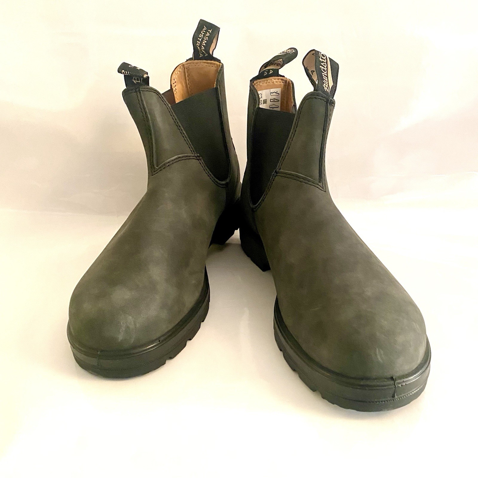 NIB Men’s Blundstone 587 Elastic Sided Boot Lined