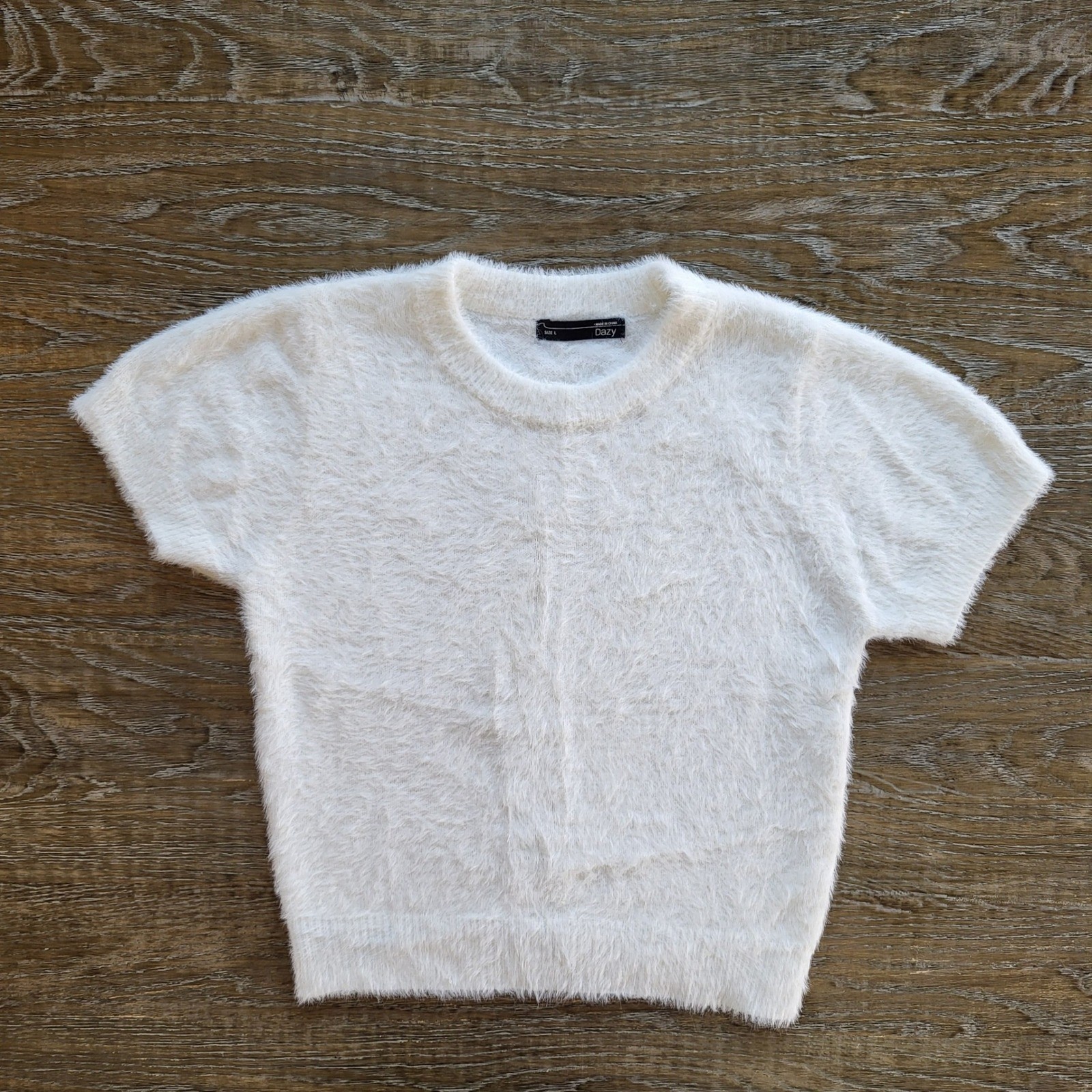 Dazy White Eyelash Knit Short Sleeve Fuzzy Sweater Size L Crew Neck