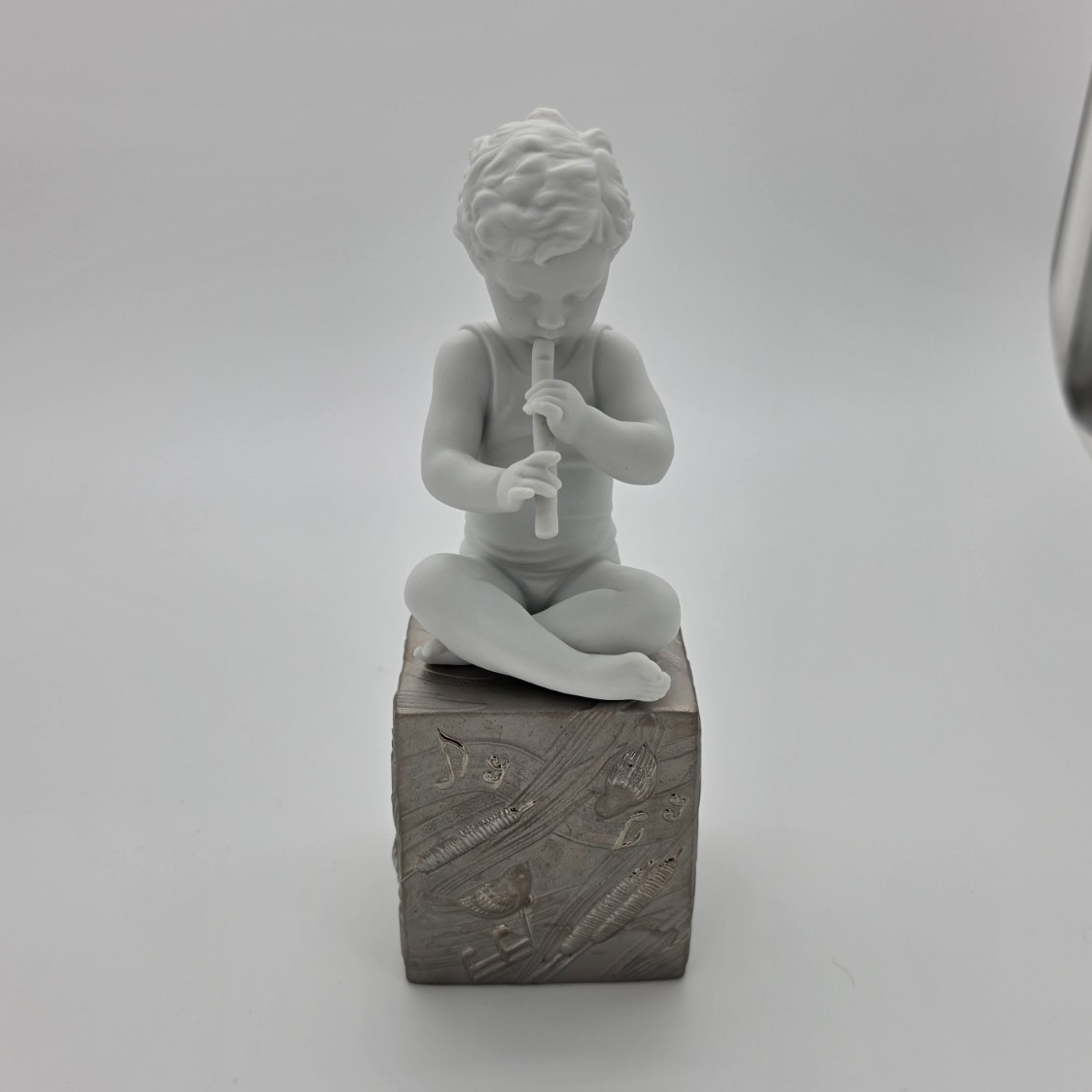 Lladró Creating Figurine – A Timeless Collectible 01018283. Lladró Creating Figurine – A Timeless Collectible 01018283.