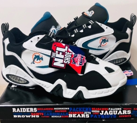Vintage NFL Footwear Miami Dolphins Gameday Sneakers Mens 8/8.5 New In Box Vintage NFL Footwear Miami Dolphins Gameday Sneakers Mens 8/8.5 New In Box