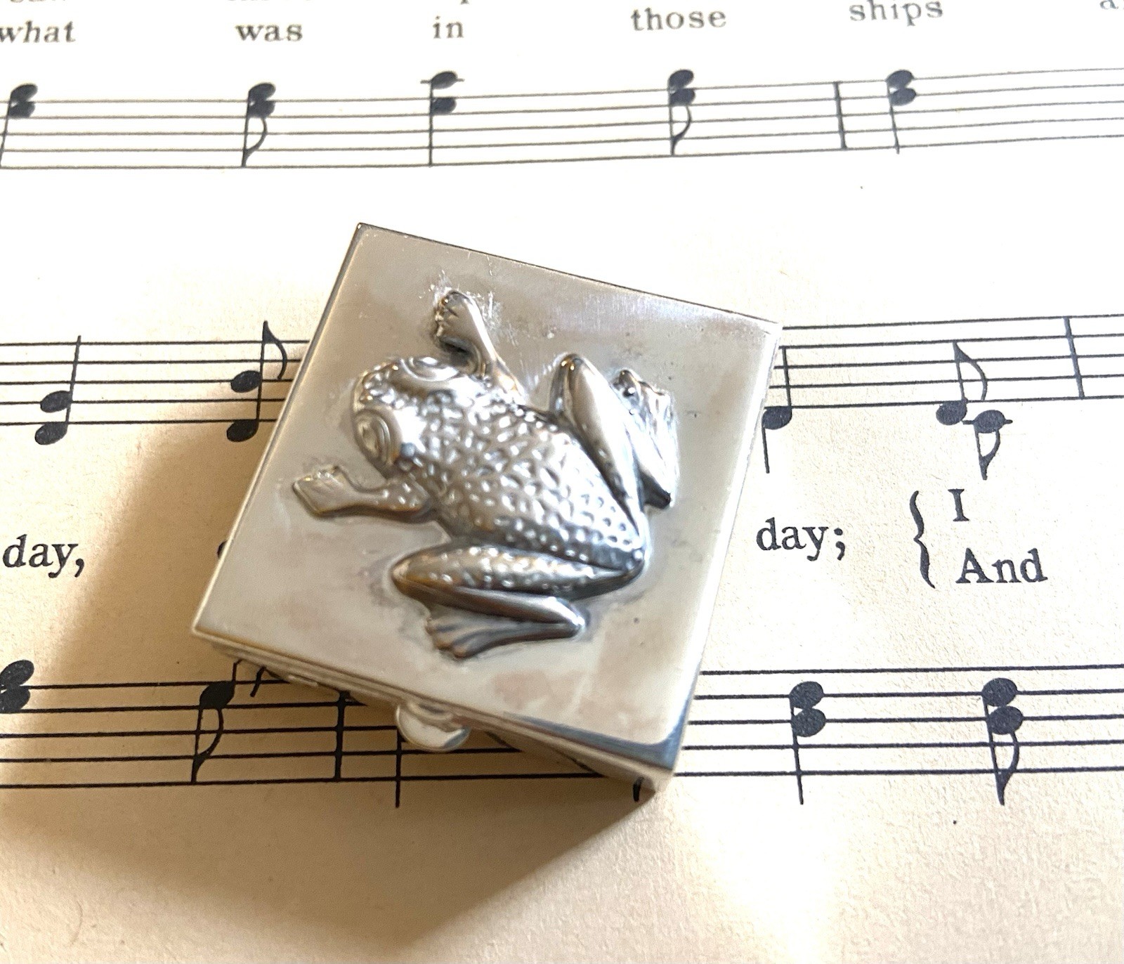 Vintage Tiffany&co Sterling Silver Pillbox Vintage Tiffany&co Sterling Silver Pillbox
