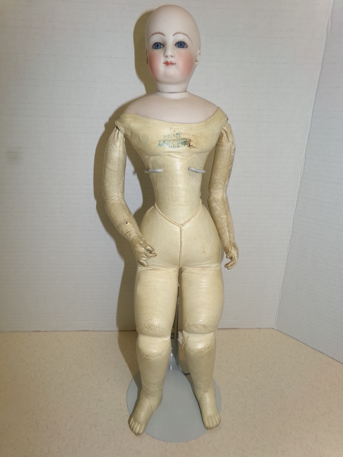 Antique French Fashion JUMEAU POUPEE Antique French Fashion JUMEAU POUPEE