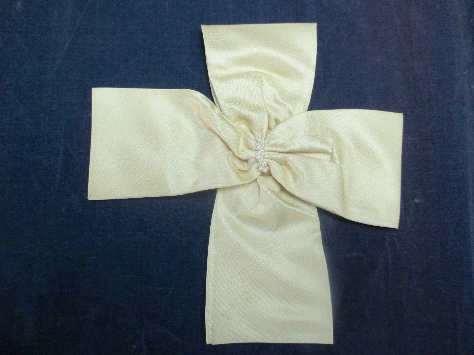 Antique Victorian large silk bow Antique Victorian large silk bow