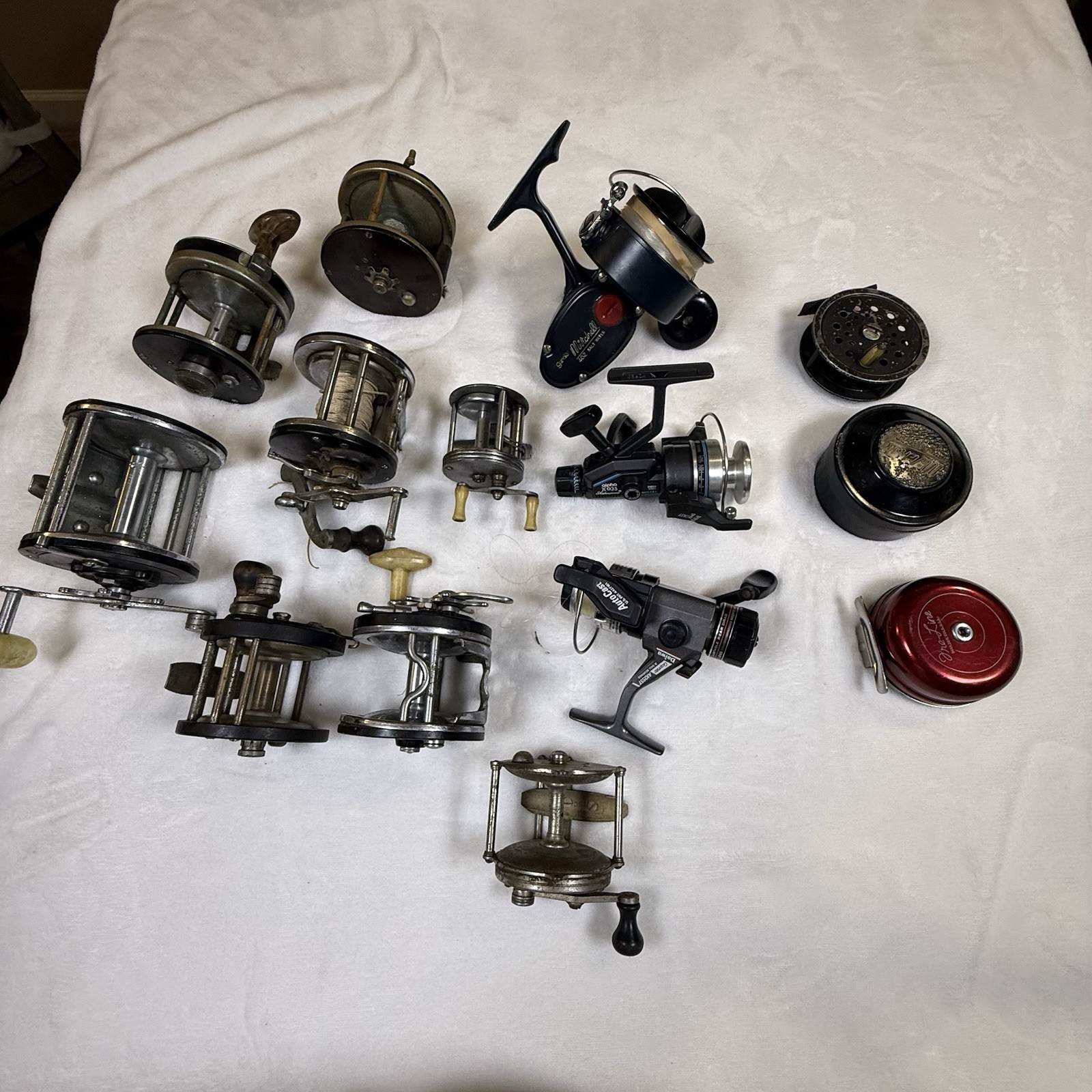 Vintage Fishing Reel Lot 14 Reels Ocean City Garcia Mitchell Daiwa - Parts Only