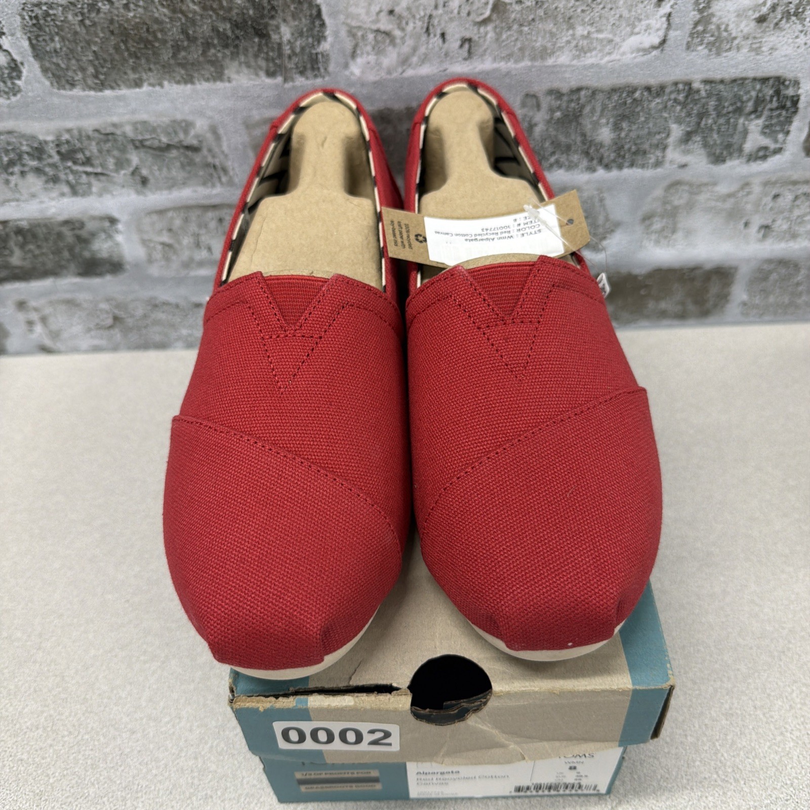 Tom’s Women Classic Flat Shoe Red Loafers Canvas Size 8 Slip On Alpargata NWT Tom’s Women Classic Flat Shoe Red Loafers Canvas Size 8 Slip On Alpargata NWT