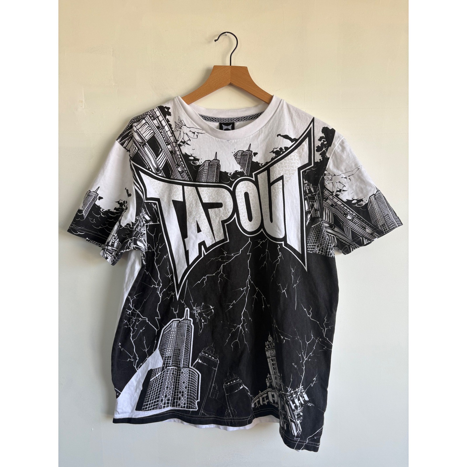 Tapout MMA Y2K Shirt Mens XL White Black All Over City Graphic Print Cotton Tee Tapout MMA Y2K Shirt Mens XL White Black All Over City Graphic Print Cotton Tee