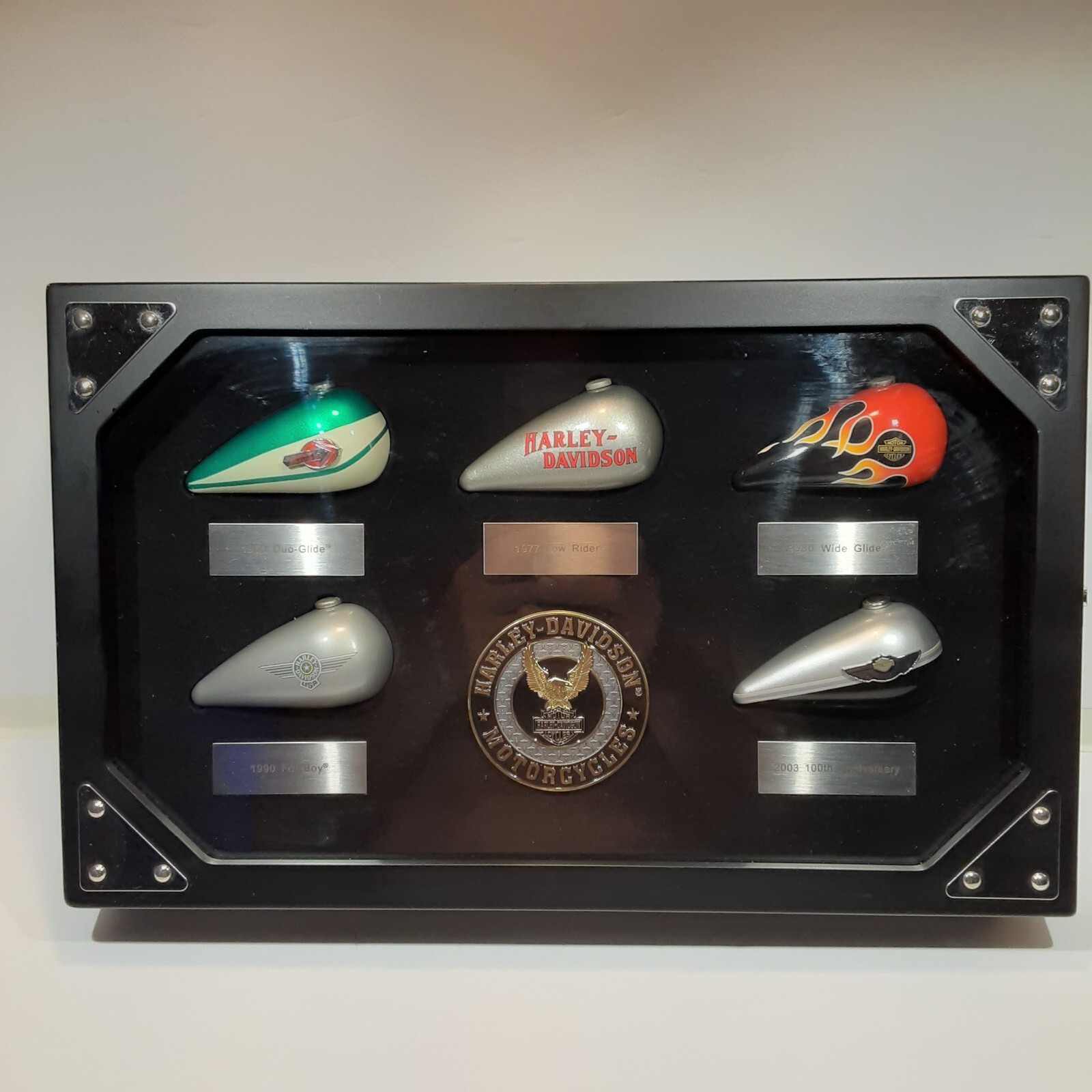 Harley Davidson Motorcycle Gas Tank Display Case Glass Unique Rare Custom Harley Davidson Motorcycle Gas Tank Display Case Glass Unique Rare Custom