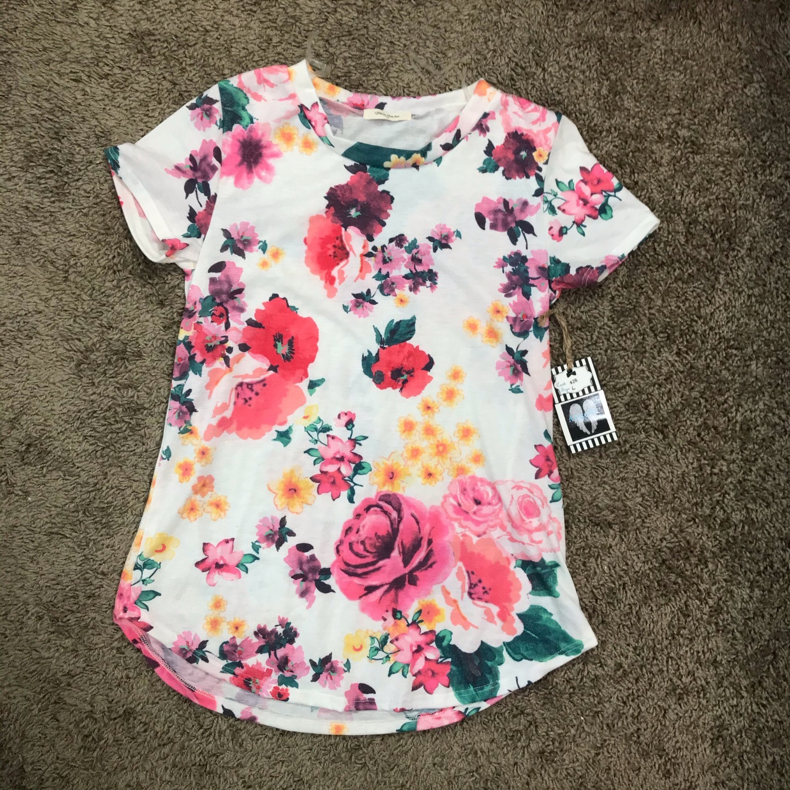 12pm by Mon Ami Floral T-Shirt Size L 12pm by Mon Ami Floral T-Shirt Size L