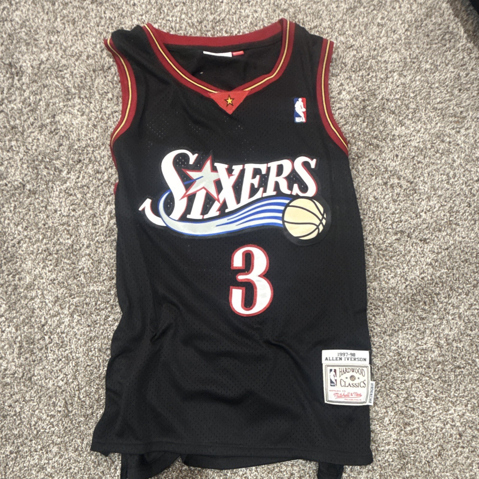 Mitchell & Ness Hardwood Classics 76ers Allen Iverson #3 Jersey Men’s L Mitchell & Ness Hardwood Classics 76ers Allen Iverson #3 Jersey Men’s L