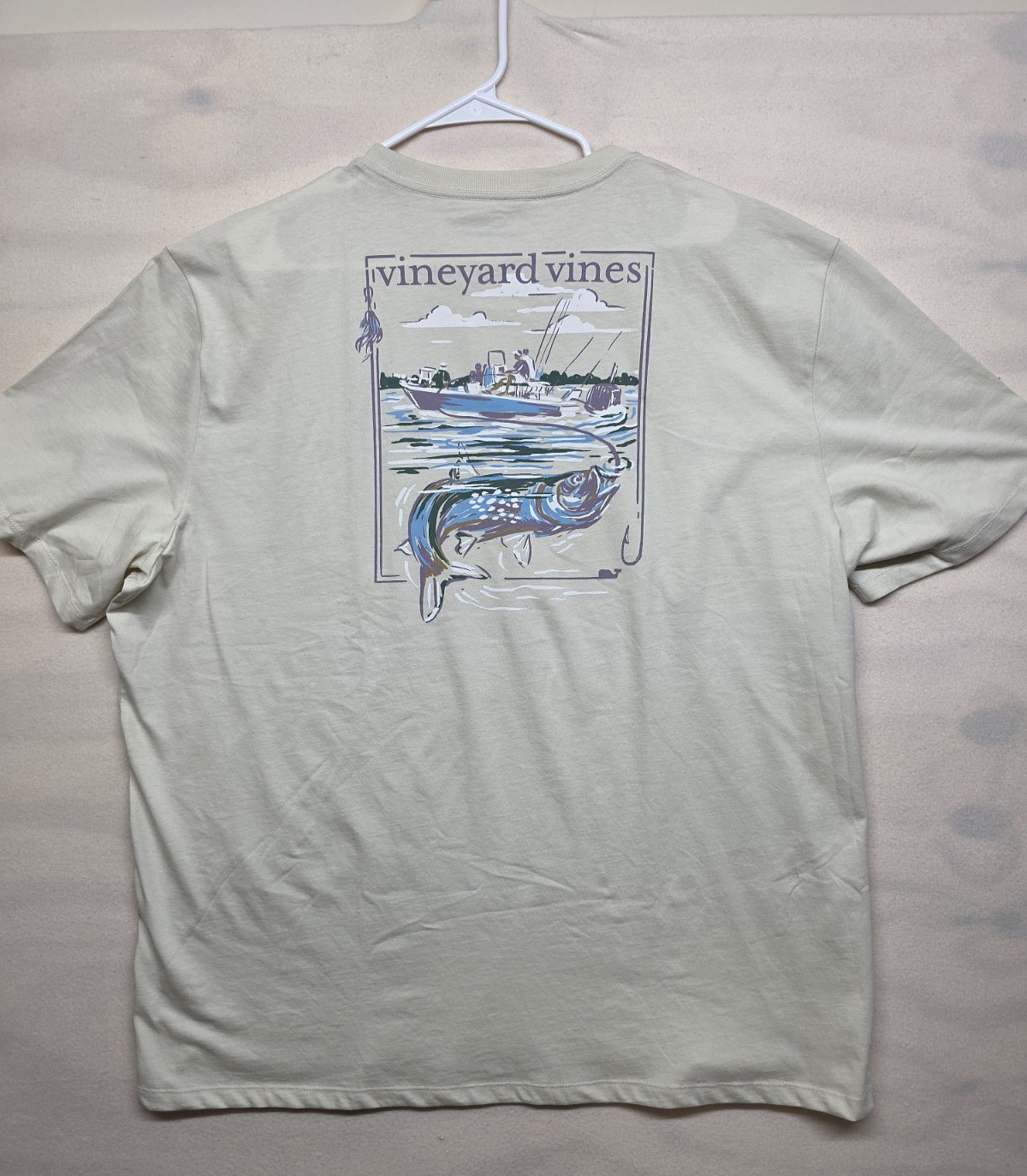 Vineyard vines painted Tarpon Fish fro Men XXL (color:stone = looks like beige) Vineyard vines painted Tarpon Fish fro Men XXL (color:stone = looks like beige)
