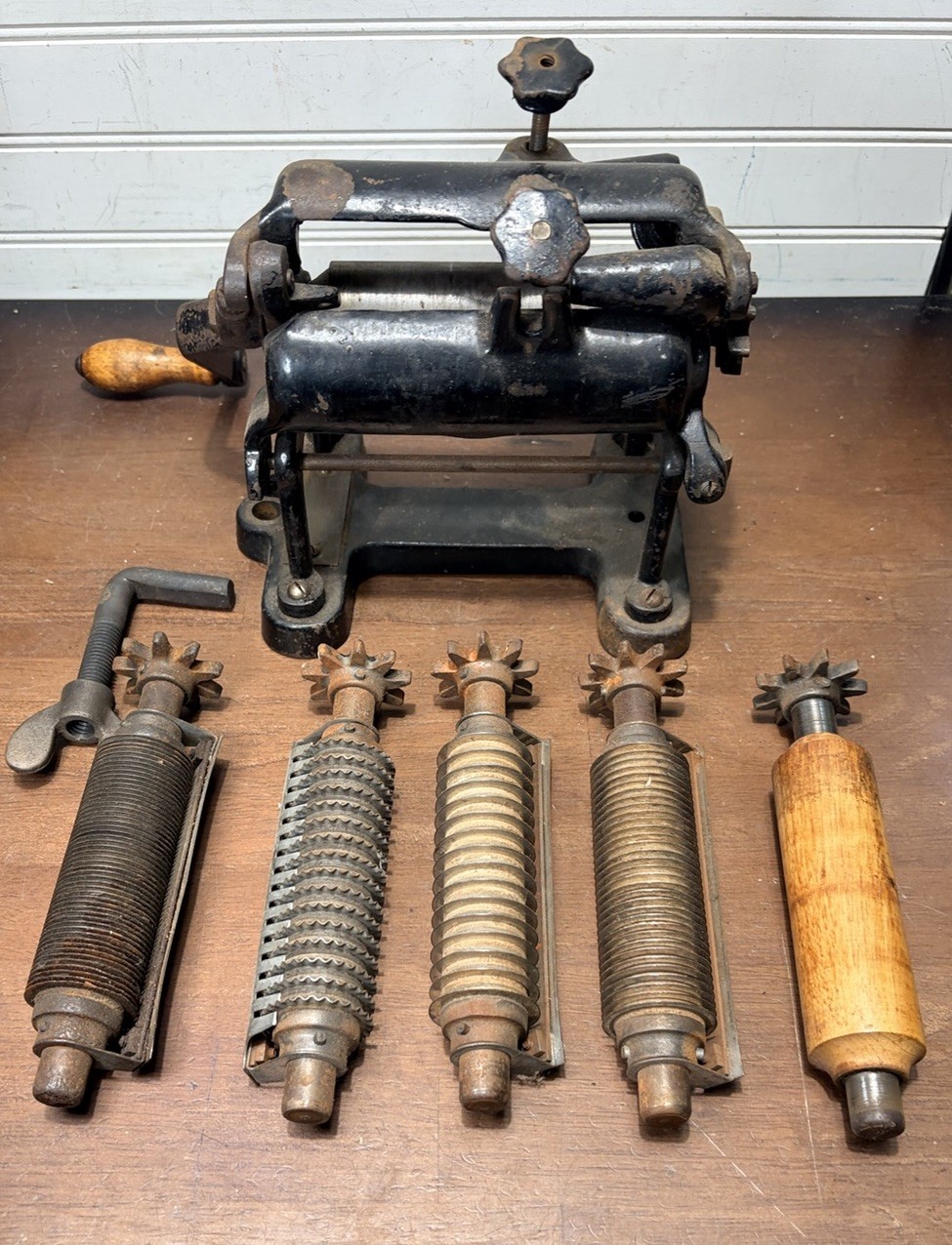 Antique VITANTONIO CAST IRON PASTA MAKER Machine w/ 5 Rollers Vtg 1920 Cleveland Antique VITANTONIO CAST IRON PASTA MAKER Machine w/ 5 Rollers Vtg 1920 Cleveland
