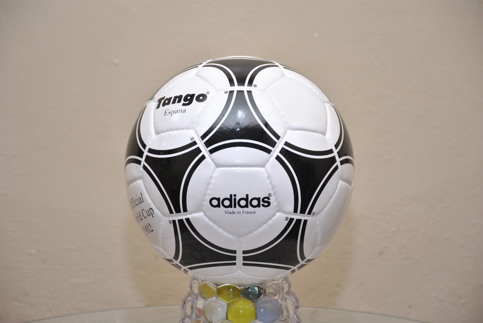 “1982 World Cup Tango Espana Official Leather Soccer Ball – Size 5” ✅