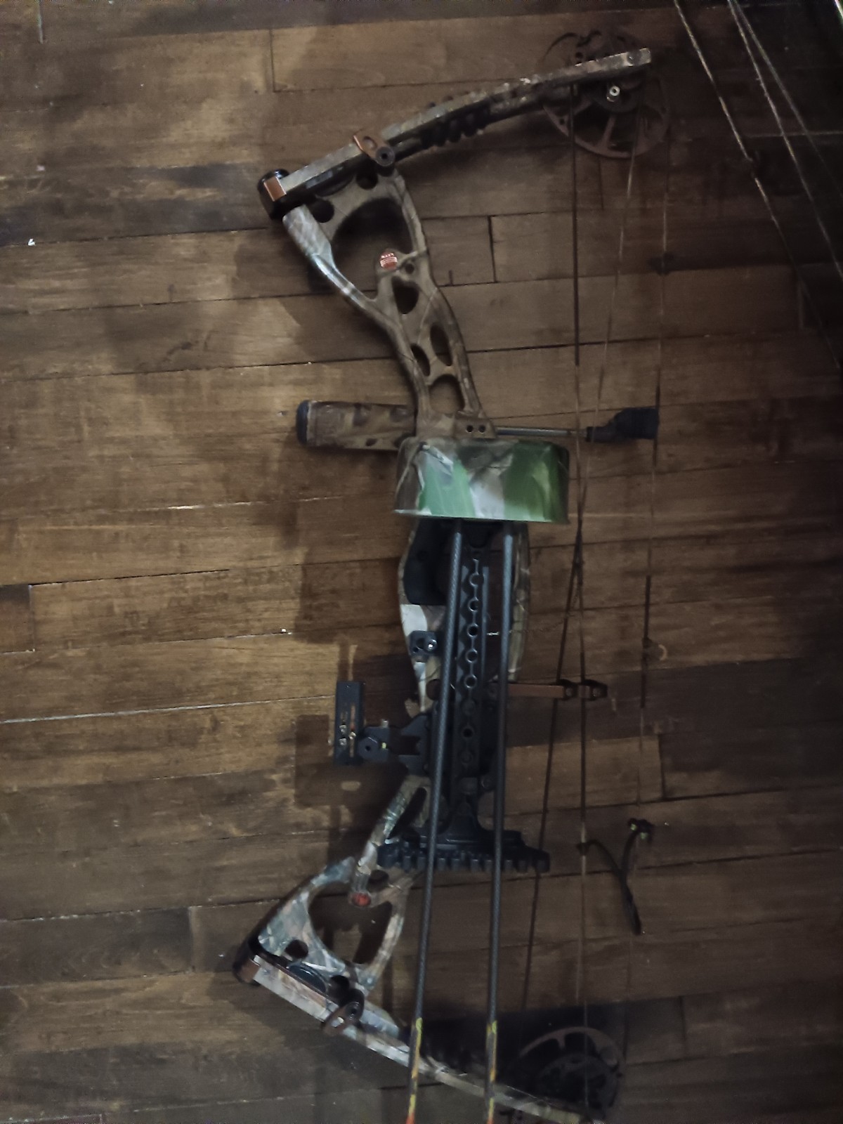 Used Hoyt Rampage XT RH PKG 70lbs Used Hoyt Rampage XT RH PKG 70lbs