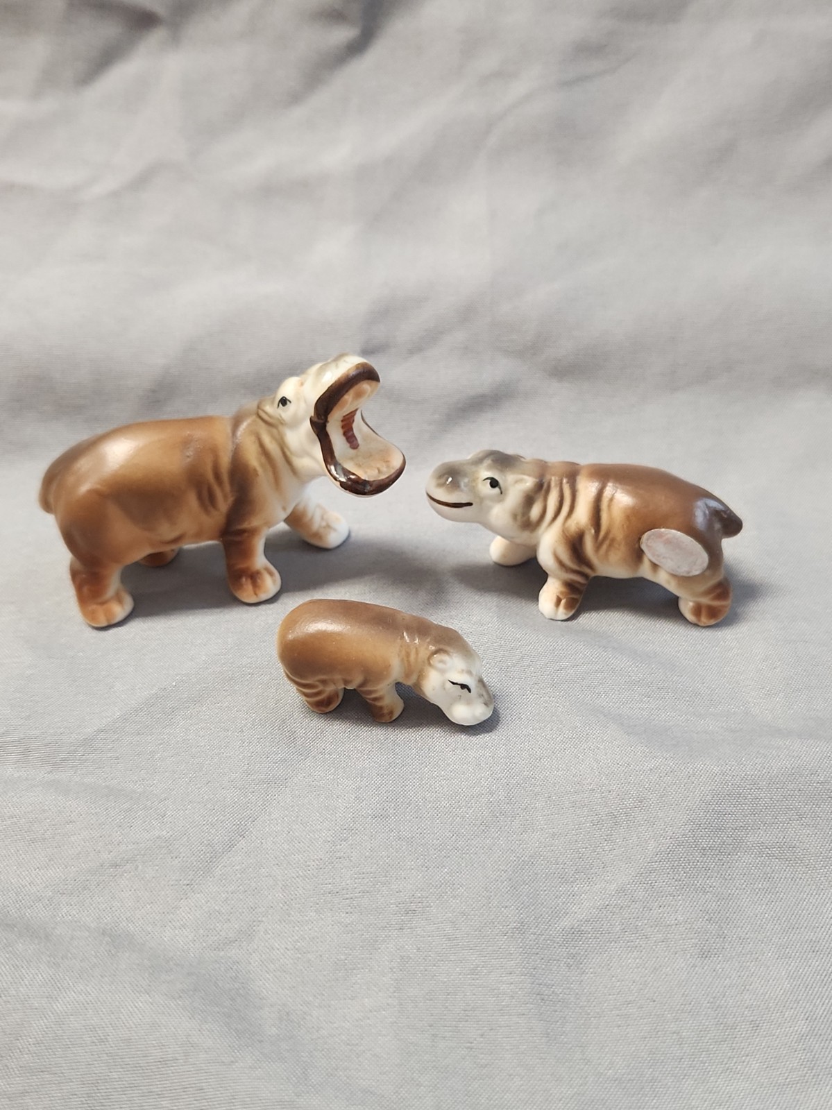 Set Of 3 Vintage Bone China Hippo Family Hippopotamus Miniature Figurines Set Of 3 Vintage Bone China Hippo Family Hippopotamus Miniature Figurines