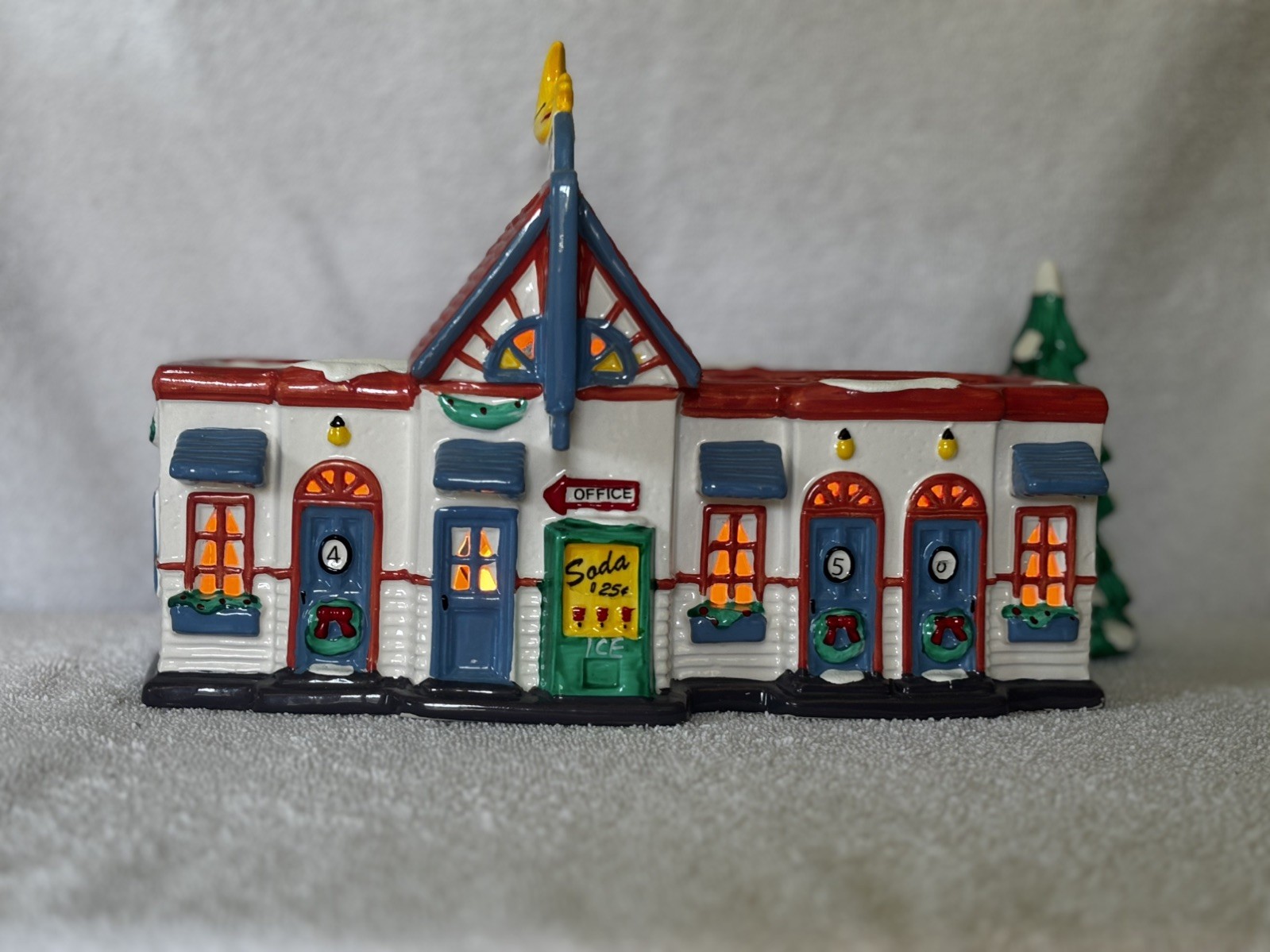 Department 56 Snow Village Honeymooner Motel #54011 Department 56 Snow Village Honeymooner Motel #54011