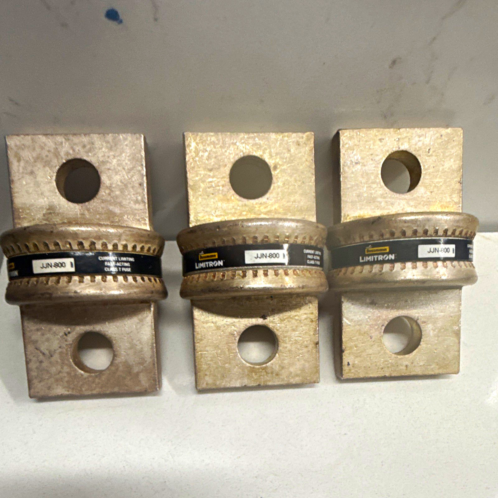 Cooper Bussmann Limitron JJN-800 Class T 800A Fast-Acting Fuse 600-700V 3pk Cooper Bussmann Limitron JJN-800 Class T 800A Fast-Acting Fuse 600-700V 3pk