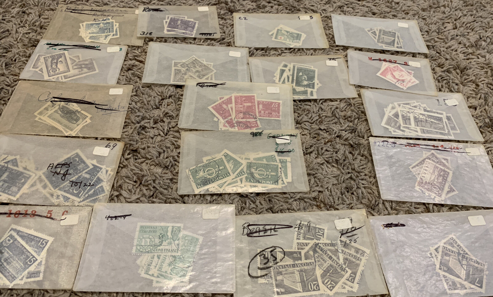 NICE LOT OF FINLAND STAMPS IN GLASSINES, KENTTA POST, INVESTOR DUPLICATION