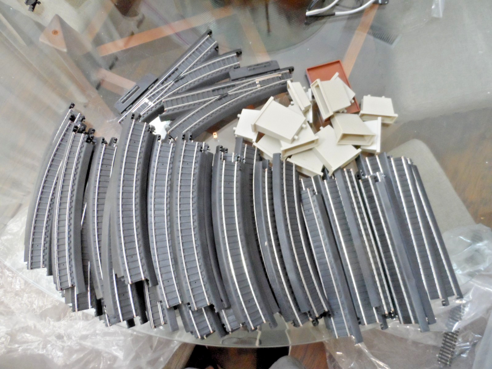 LIFE-LIKE POWERLOK HO BLACK STEEL TRACK 39 CURVED 10 STRAIGHT 2 TURNOUTS TRESTLE LIFE-LIKE POWERLOK HO BLACK STEEL TRACK 39 CURVED 10 STRAIGHT 2 TURNOUTS TRESTLE