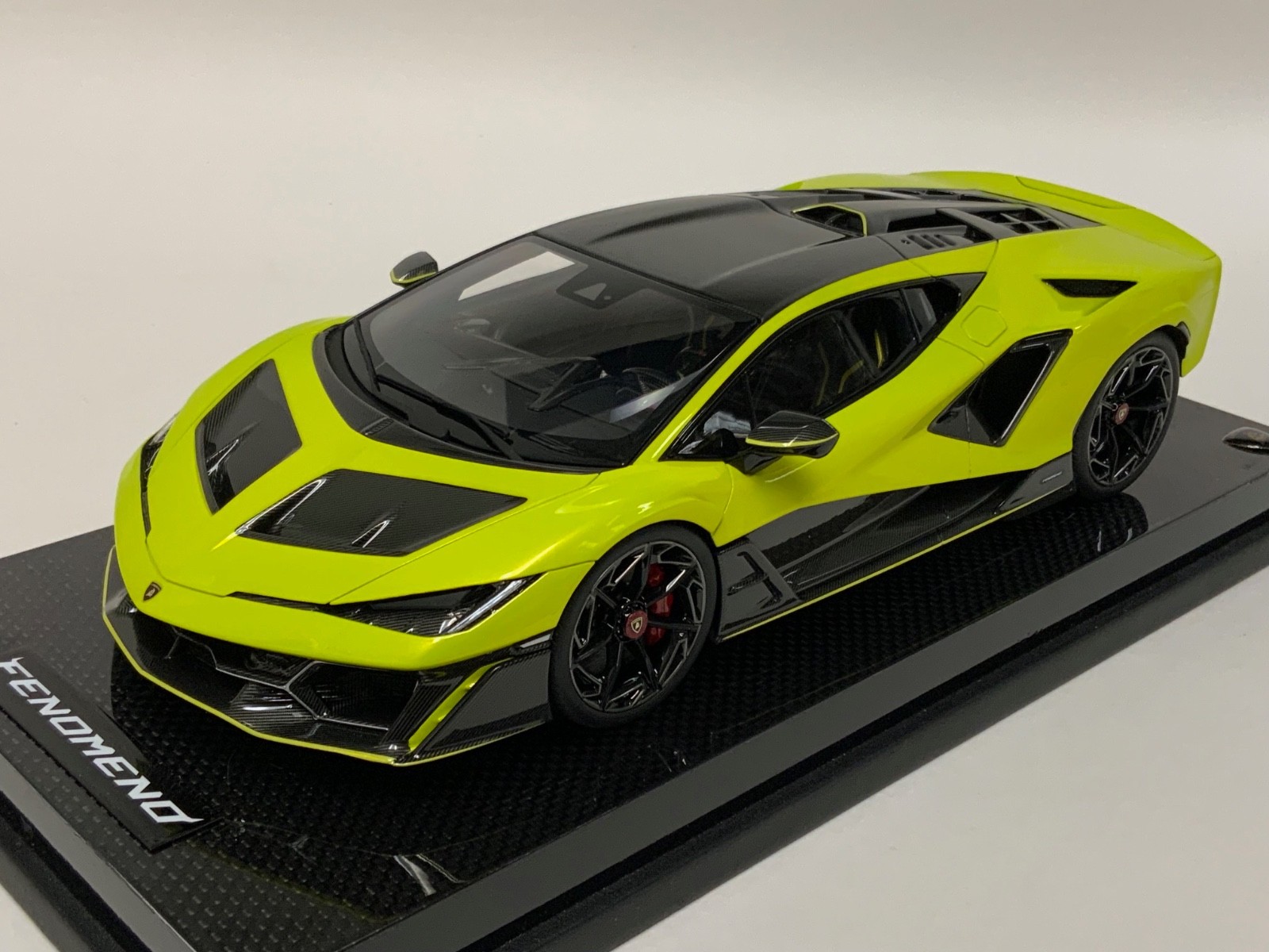 1/18 MR Collection Lamborghini fenomeno in Yellow Carbon Base 399 pcs LAMBO064A