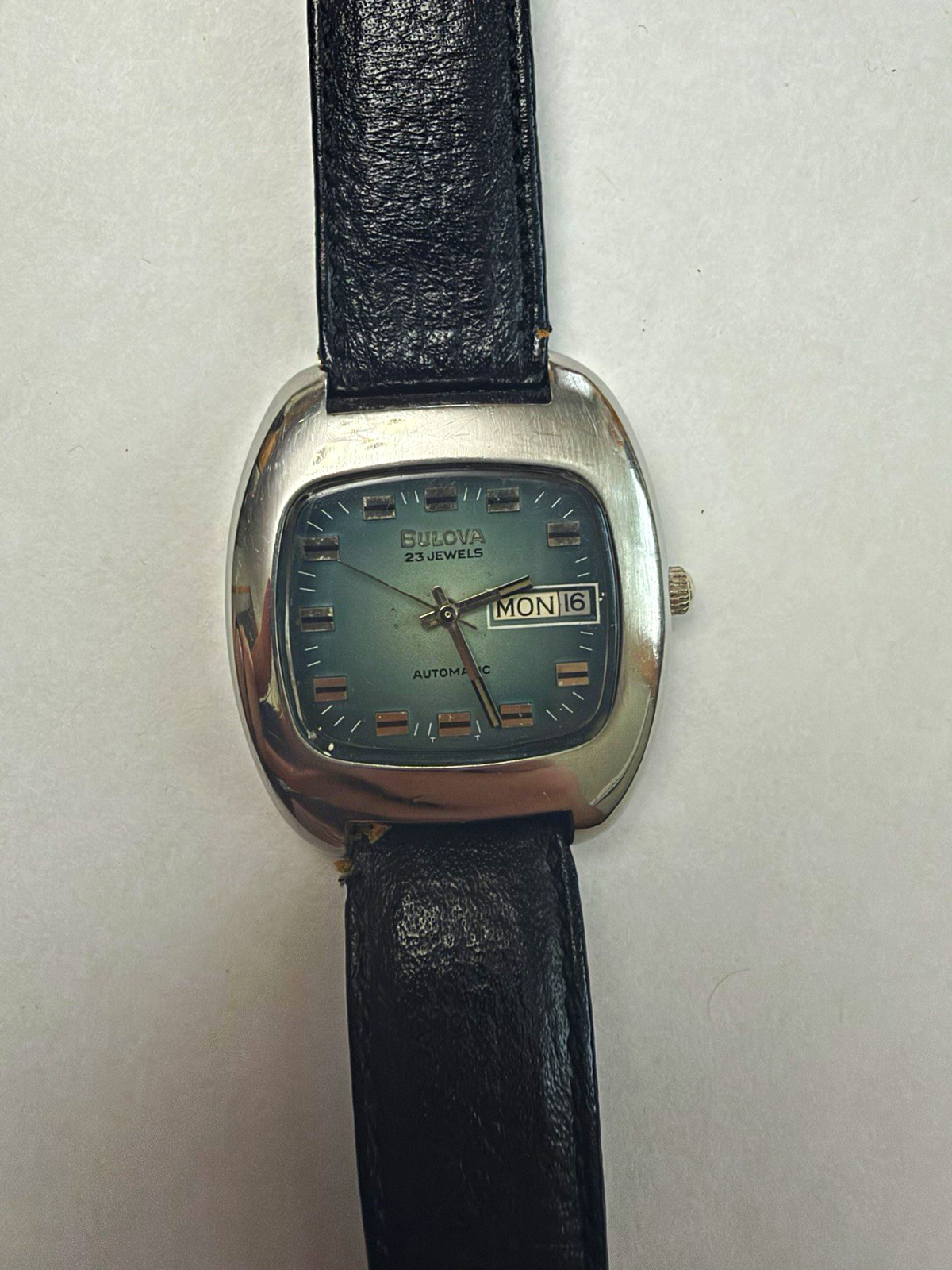 Vintage 1973 Bulova Automatic 23 Jewels Men's Dress Watch Day/Date Blue Dial