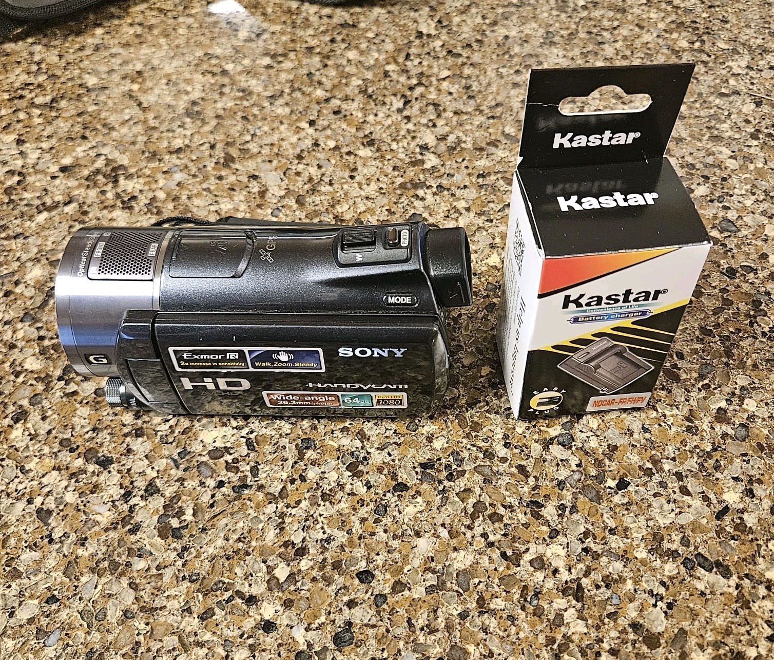 Sony Handycam HDR CX550V HD Camcorder 64GB Full HD 1080 10x Zoom