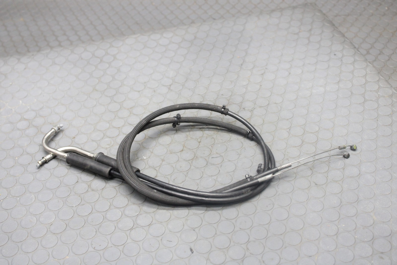 08-16 Harley-davidson Dyna Fat Bob Fxdf Throttle Cable Lines