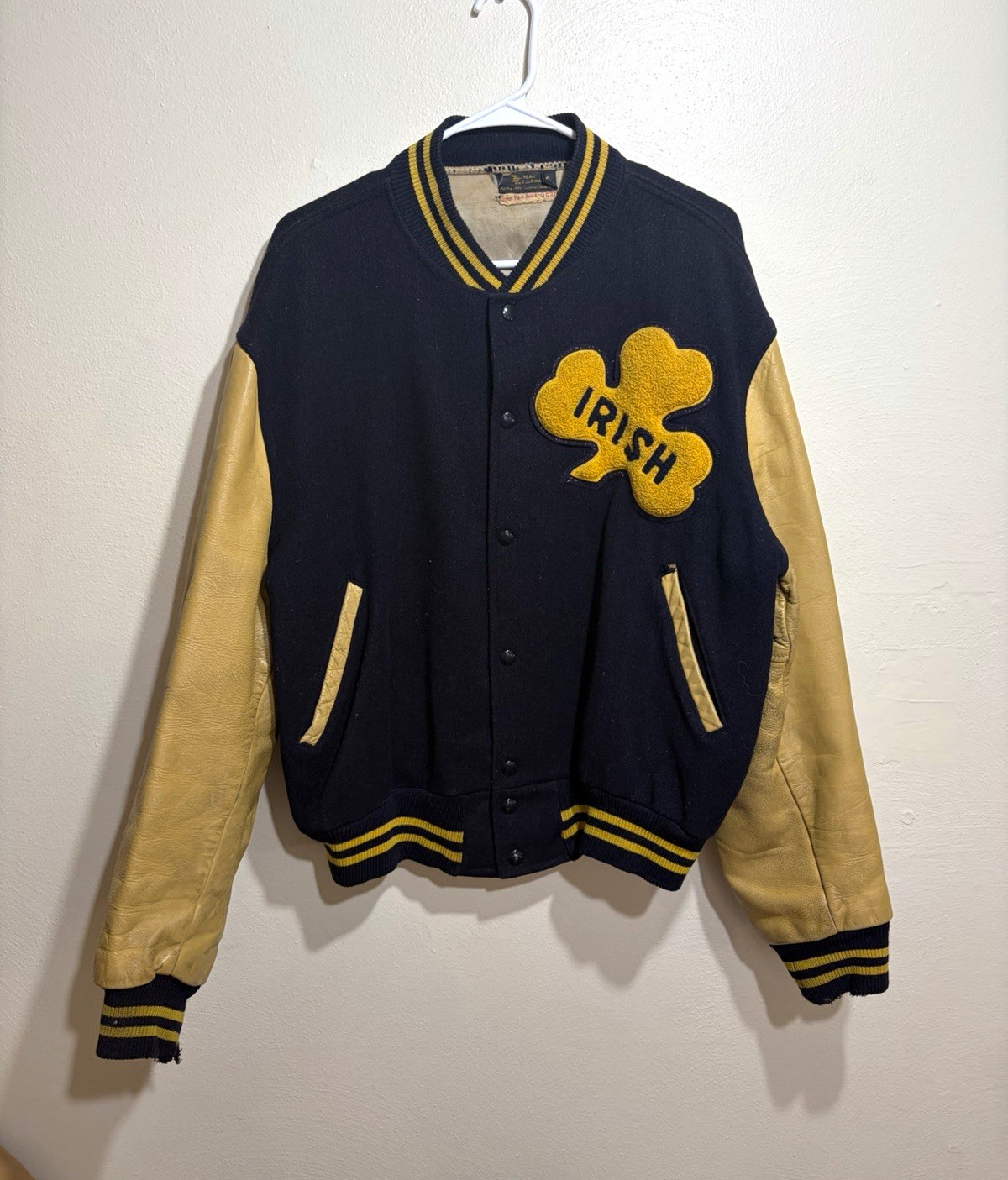 Vintage 50s–60s Holloway Notre Dame Fighting Irish Leather Varsity Jacket XL 48 Vintage 50s–60s Holloway Notre Dame Fighting Irish Leather Varsity Jacket XL 48