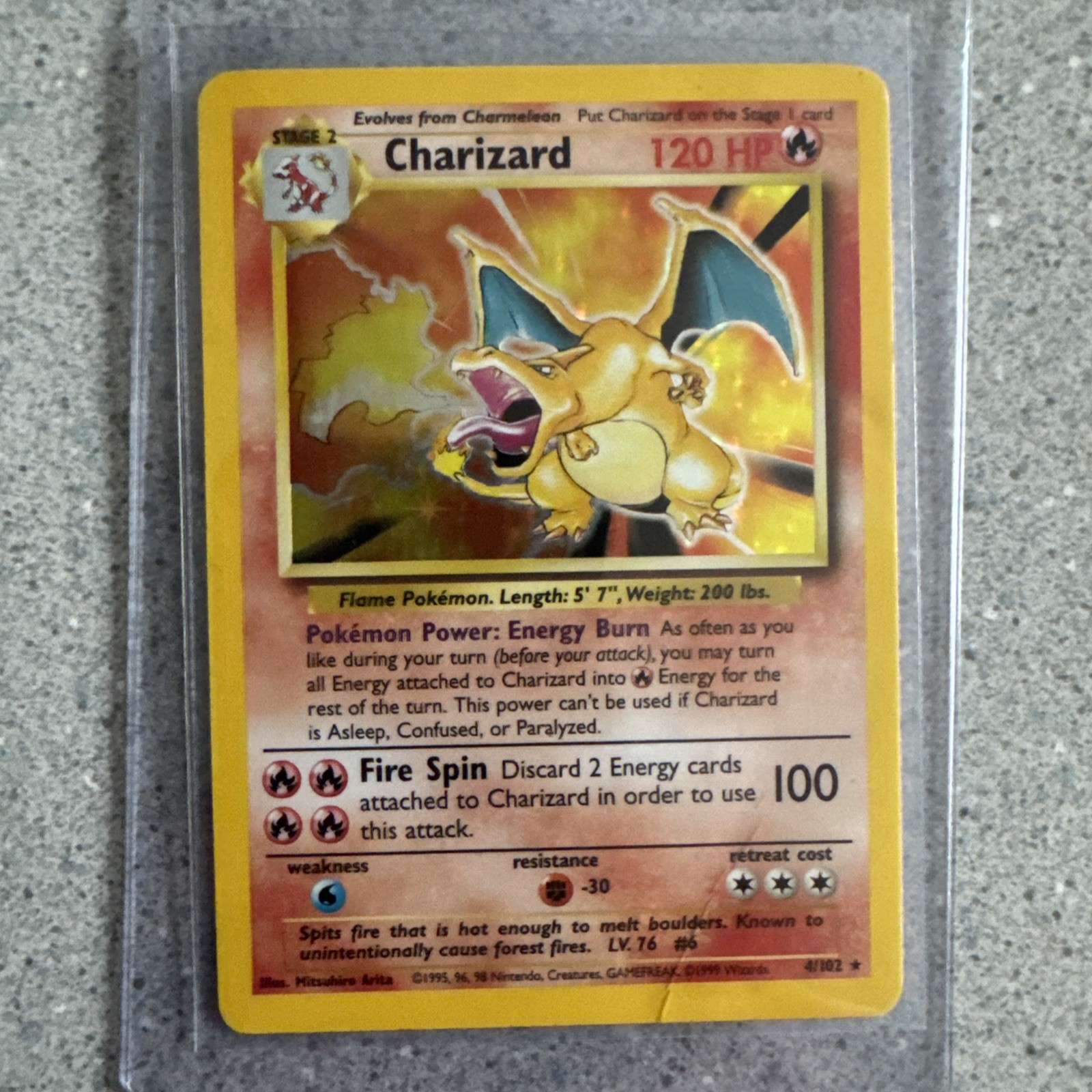 Pokémon TCG Base Set Unlimited Charizard Holo 4/102 MP Pokémon TCG Base Set Unlimited Charizard Holo 4/102 MP