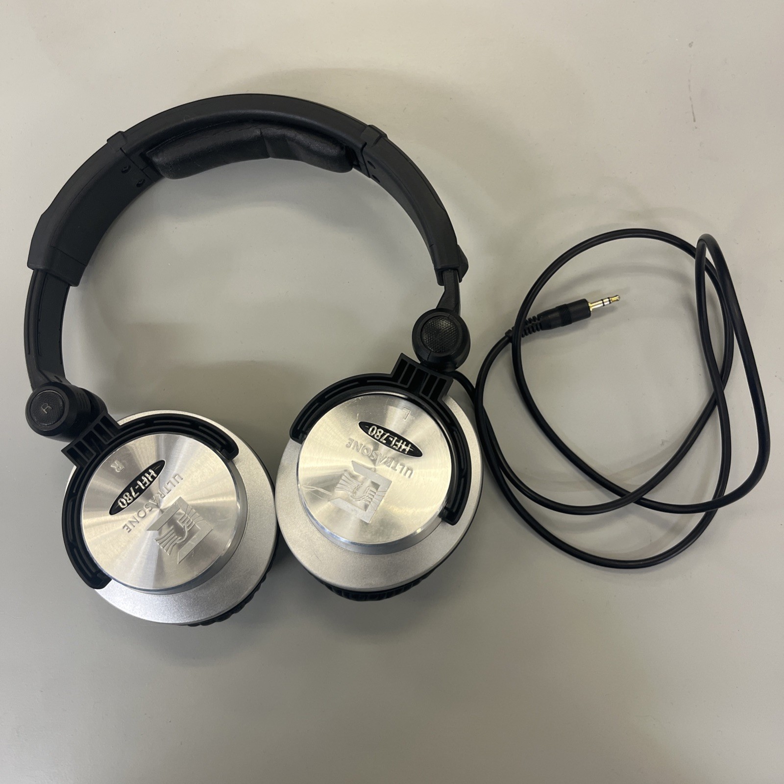 Ultrasone HFI-780 Stereo Headphones Over Ear Wired Ultrasone HFI-780 Stereo Headphones Over Ear Wired