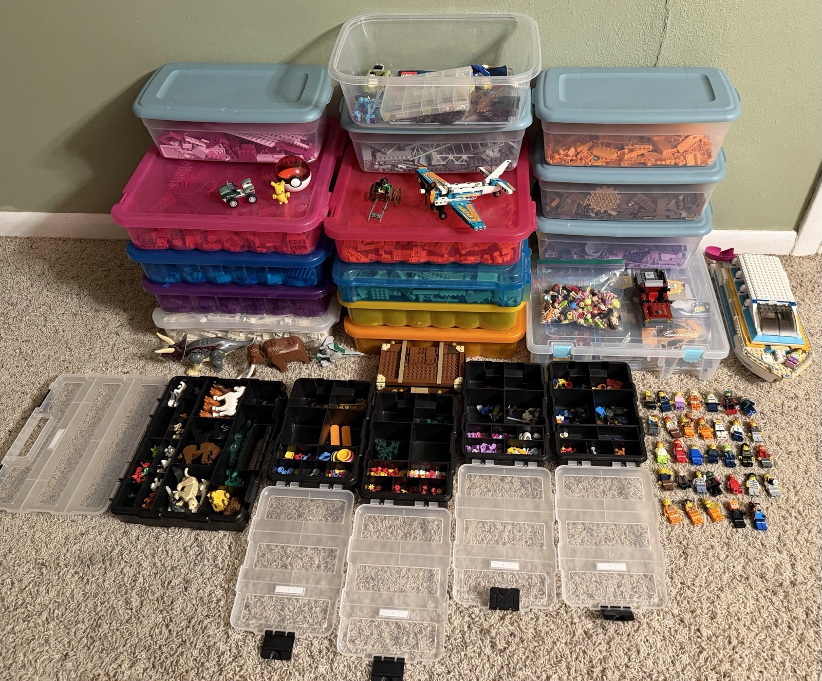 MASSIVE LEGO Lot Over 60 Pounds Worth - 60+ Different Sets Included