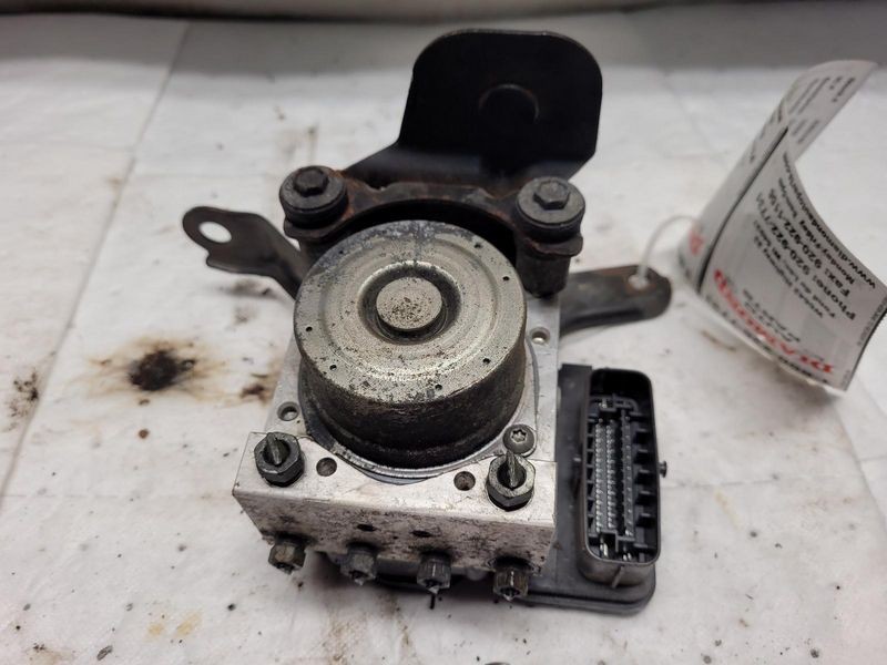 2018-2019 Toyota Corolla ABS Pump OEM Anti-Lock Brake Actuator Assembly Clean