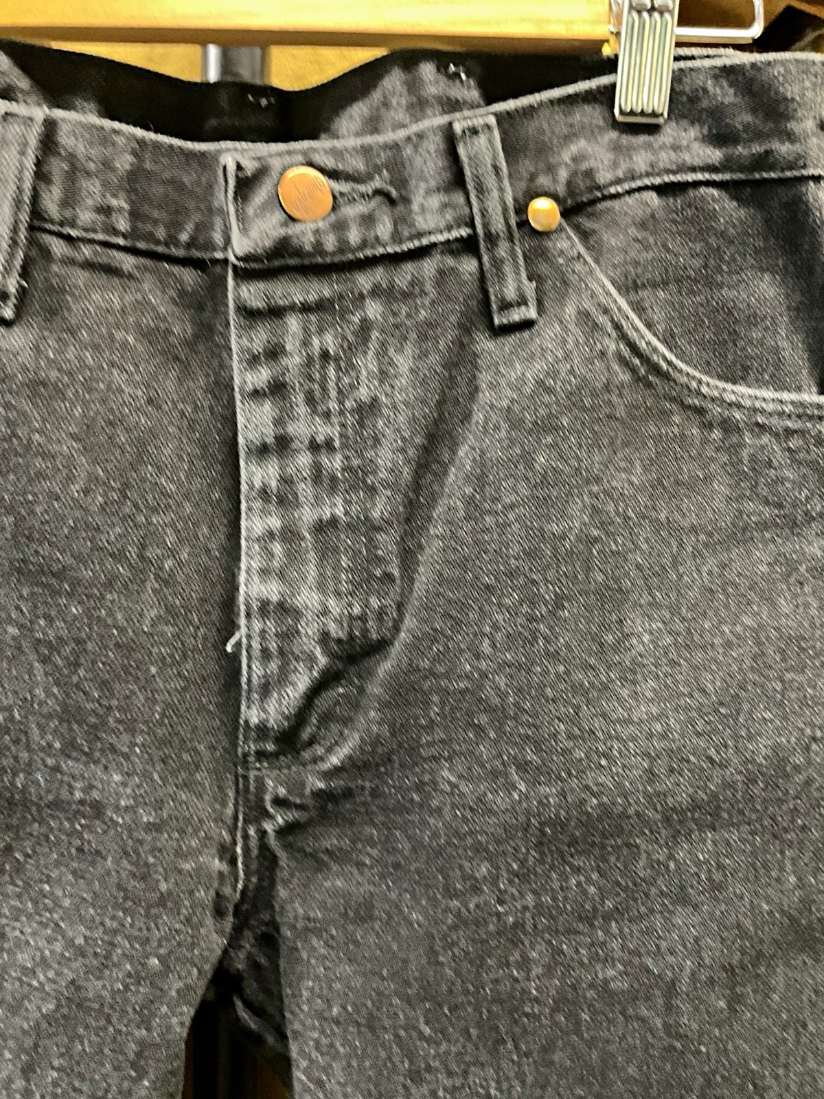 Vintage Wrangler Men\'s Black Dark Wash Denim Straight Fit Jeans Zip Fly Vintage Wrangler Men\'s Black Dark Wash Denim Straight Fit Jeans Zip Fly