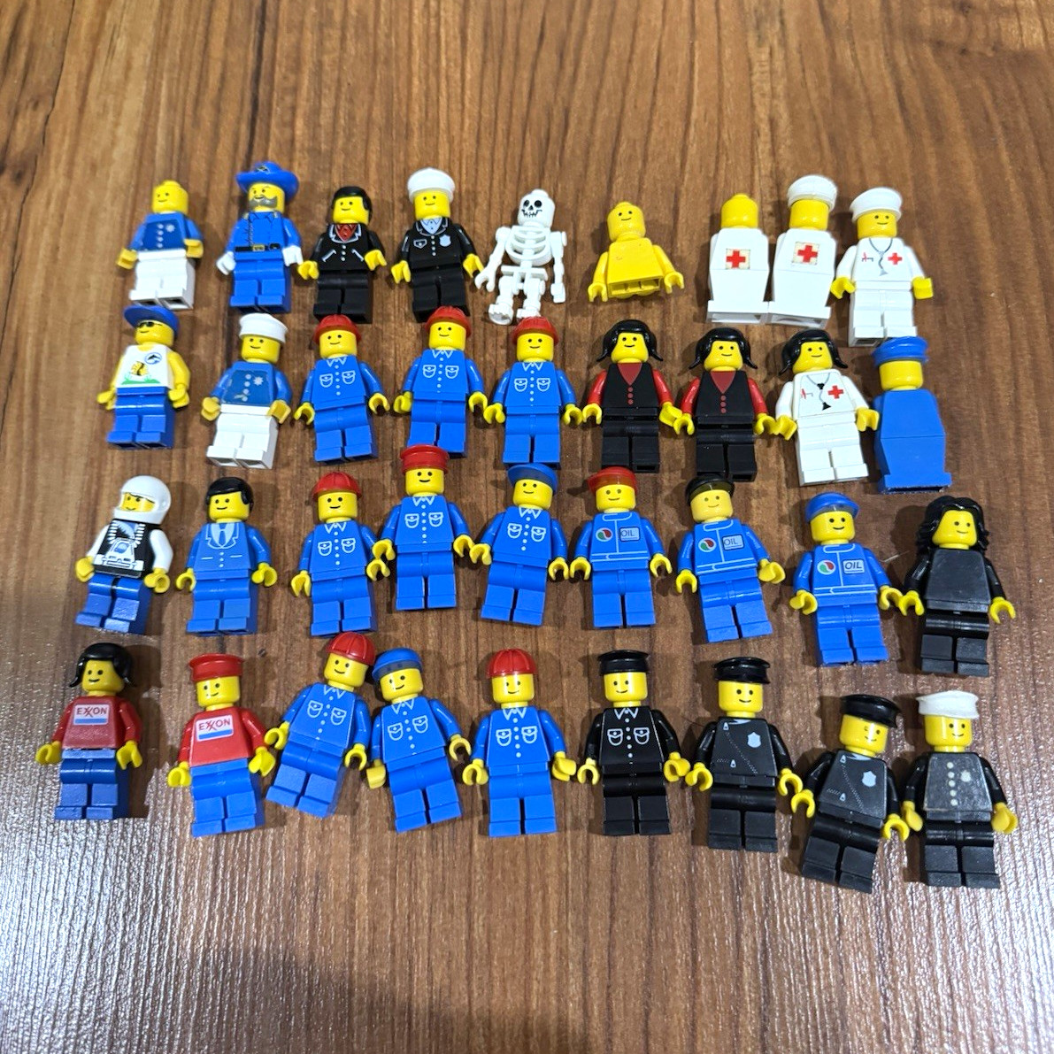 LEGO Minifigures vintage lot 1980s 1990s town, space, doctors, exxon 35 figures LEGO Minifigures vintage lot 1980s 1990s town, space, doctors, exxon 35 figures