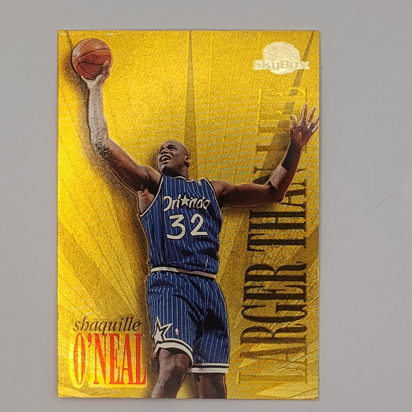 SHAQUILLE O\'NEAL 1995-96 SKYBOX PREMIUM #L7 LARGER THAN LIFE ORLANDO MAGIC NM