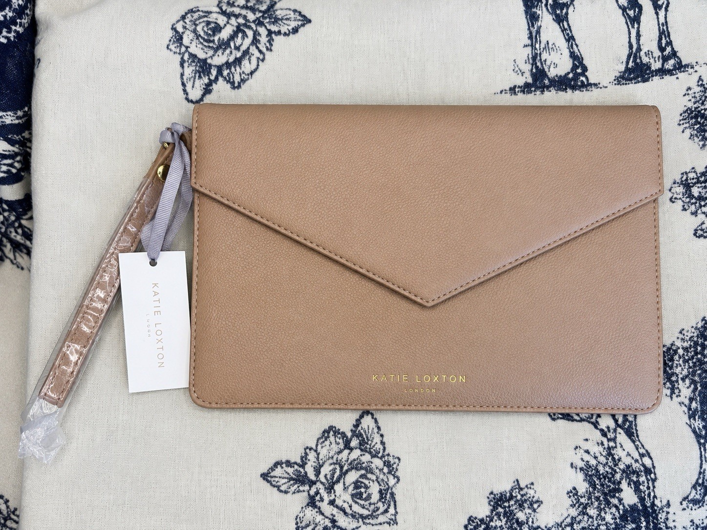 NWT Katie Loxton Taupe Pebbled Envelope Clutch Wristlet Gold Hardware