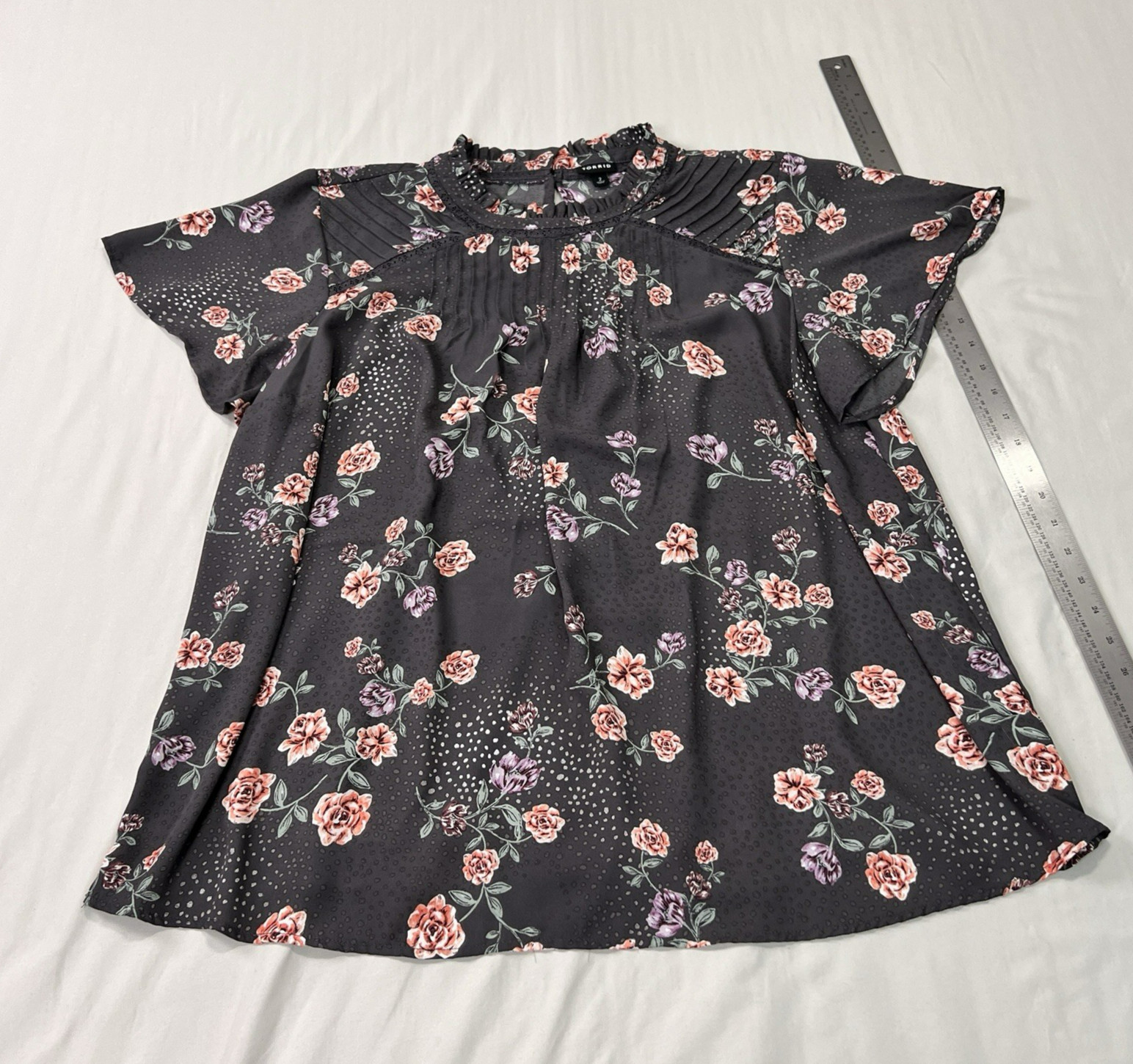 Torrid Blouse Top Shirt Womens 2 Gray Floral Ruffle Lightweight Flutter Sleeve Torrid Blouse Top Shirt Womens 2 Gray Floral Ruffle Lightweight Flutter Sleeve