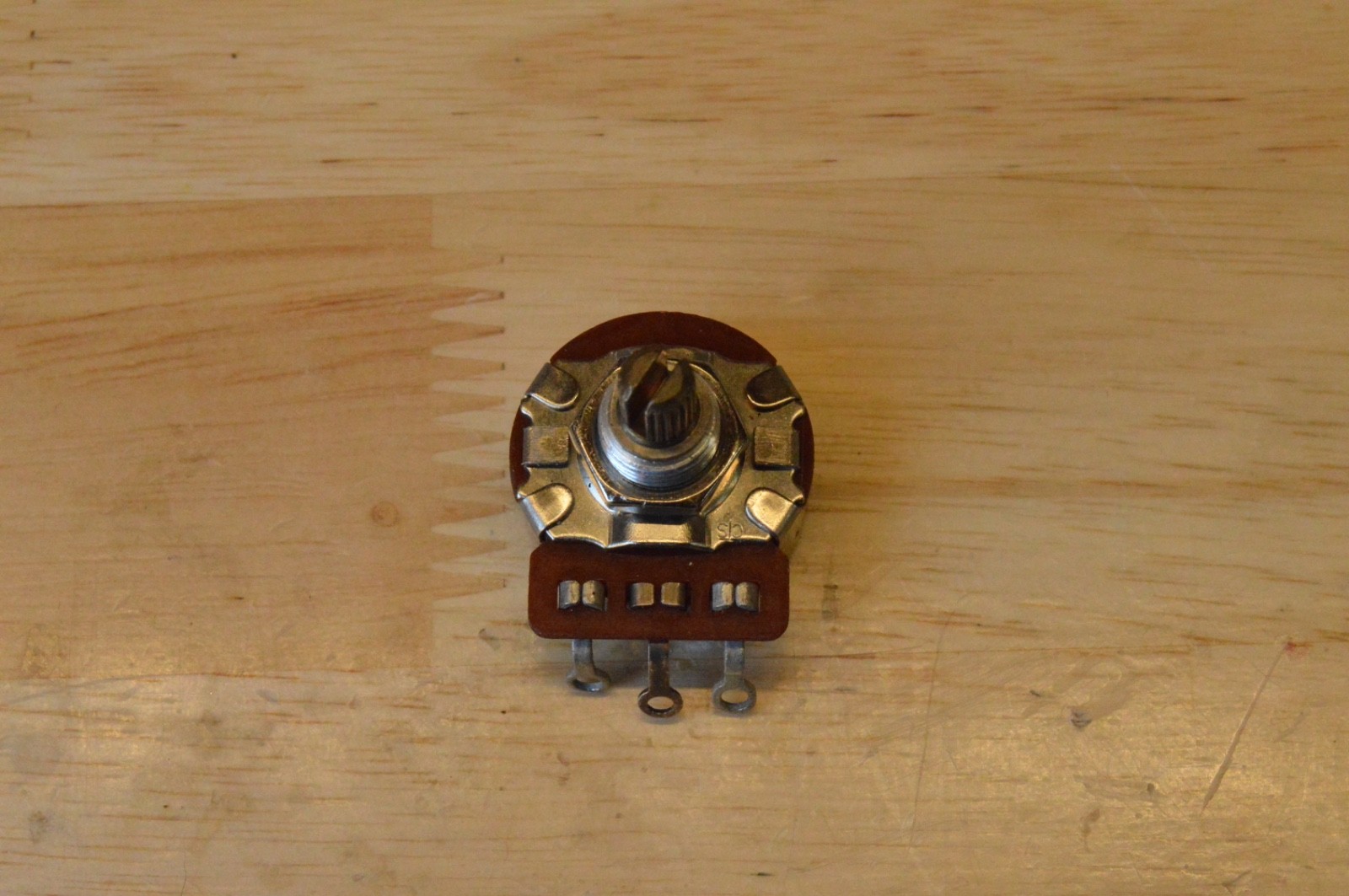 Vintage 1976 CTS 250k NOS Potentiometer 1377610 1/4 split shaft Vintage 1976 CTS 250k NOS Potentiometer 1377610 1/4 split shaft